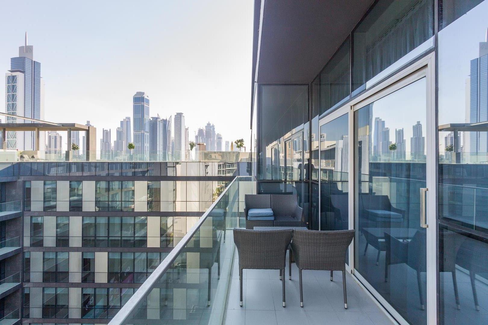 Мост вегас красногорск. Москва сити 2001. Living-cities-22-146. Таллин жк. Москва сити 1994.