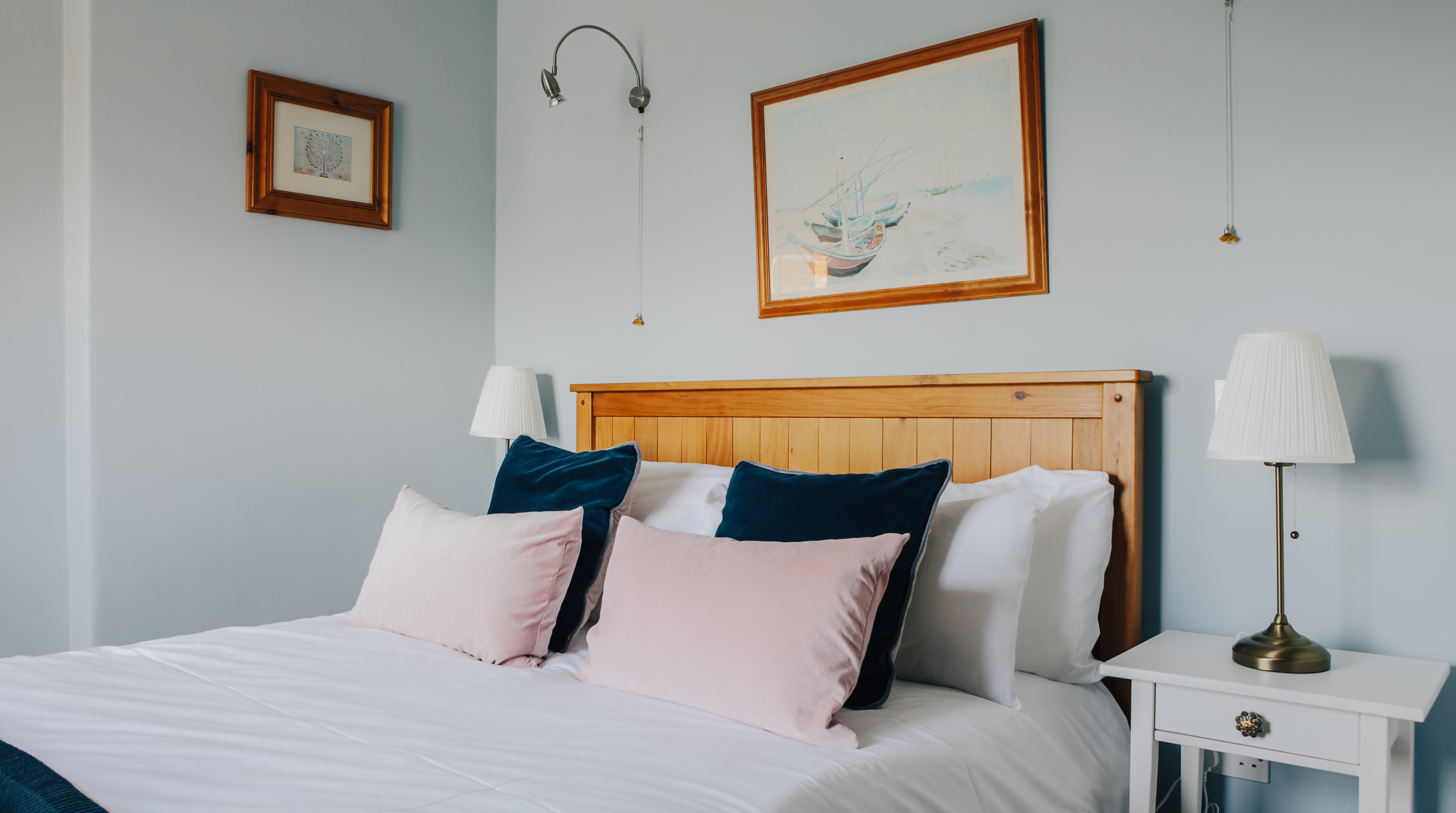 View The Loft | 2BR Duplex | Central+Parking in 82 Cathedral Road Top Duplex, Cardiff, Wales CF11 9LN The Loft | 2BR Duplex | Central+Parking in 82 Cathedral Road Top Duplex, Cardiff, Wales CF11 9LN - Property image 15 - VivreStays