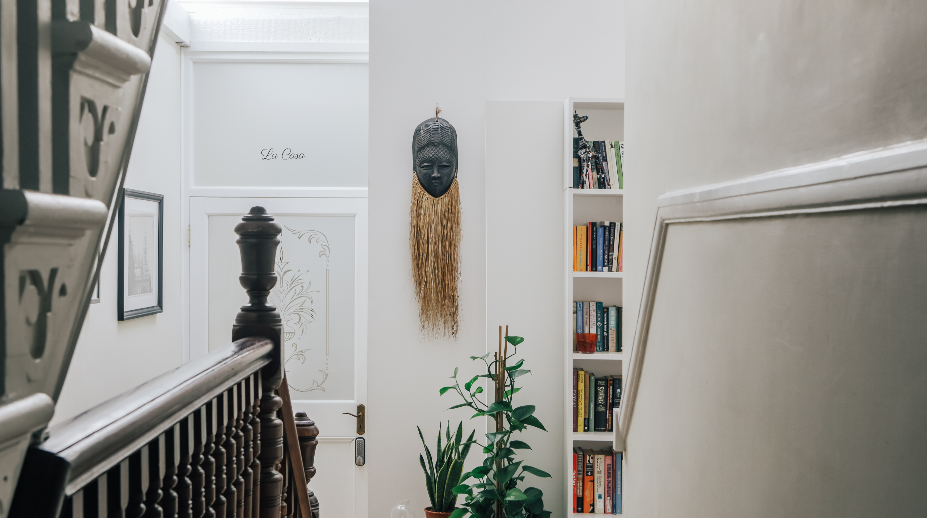 View The Loft | 2BR Duplex | Central+Parking in 82 Cathedral Road Top Duplex, Cardiff, Wales CF11 9LN The Loft | 2BR Duplex | Central+Parking in 82 Cathedral Road Top Duplex, Cardiff, Wales CF11 9LN - Property image 10 - VivreStays