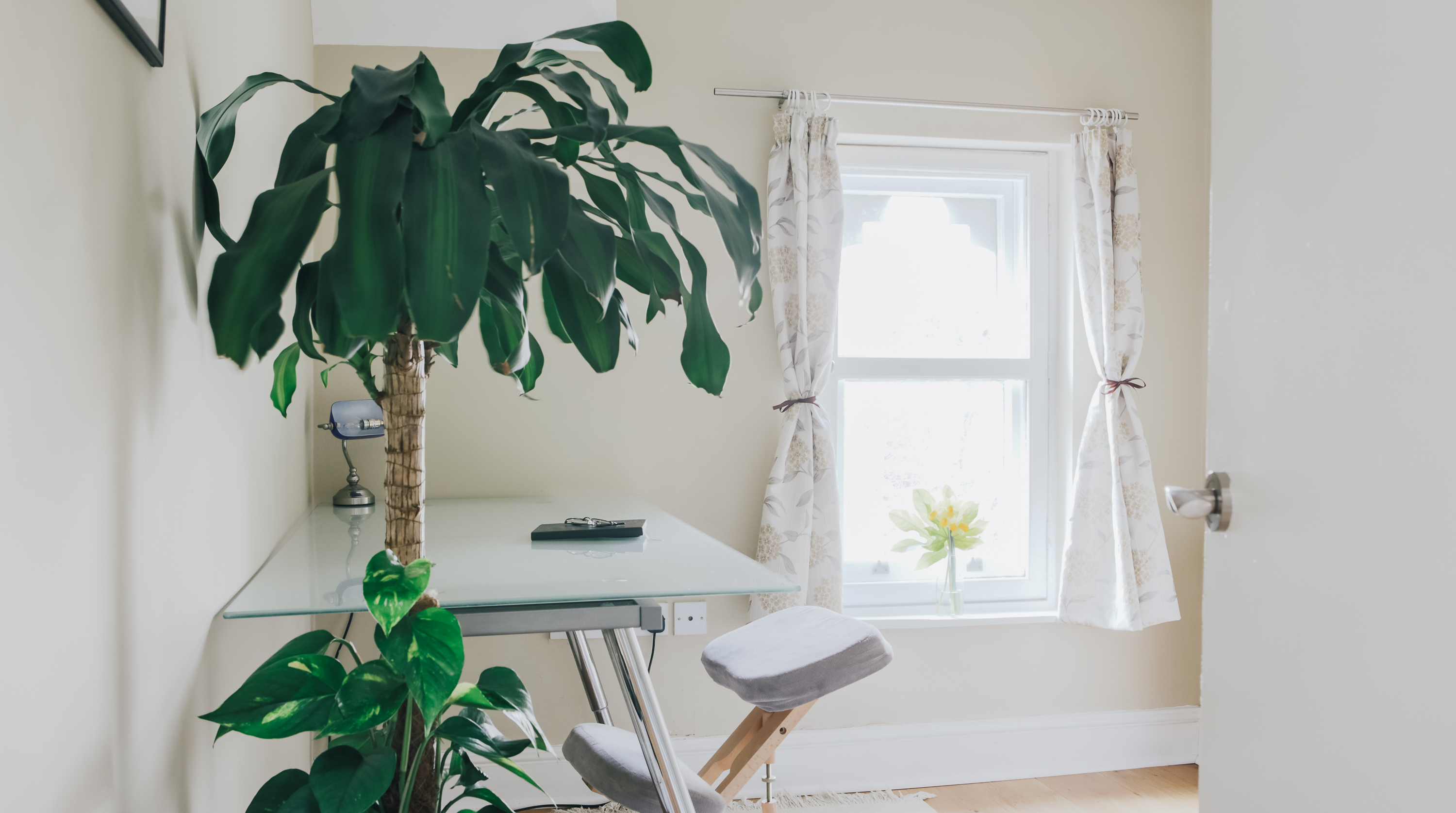 View The Loft | 2BR Duplex | Central+Parking in 82 Cathedral Road Top Duplex, Cardiff, Wales CF11 9LN The Loft | 2BR Duplex | Central+Parking in 82 Cathedral Road Top Duplex, Cardiff, Wales CF11 9LN - Property image 9 - VivreStays