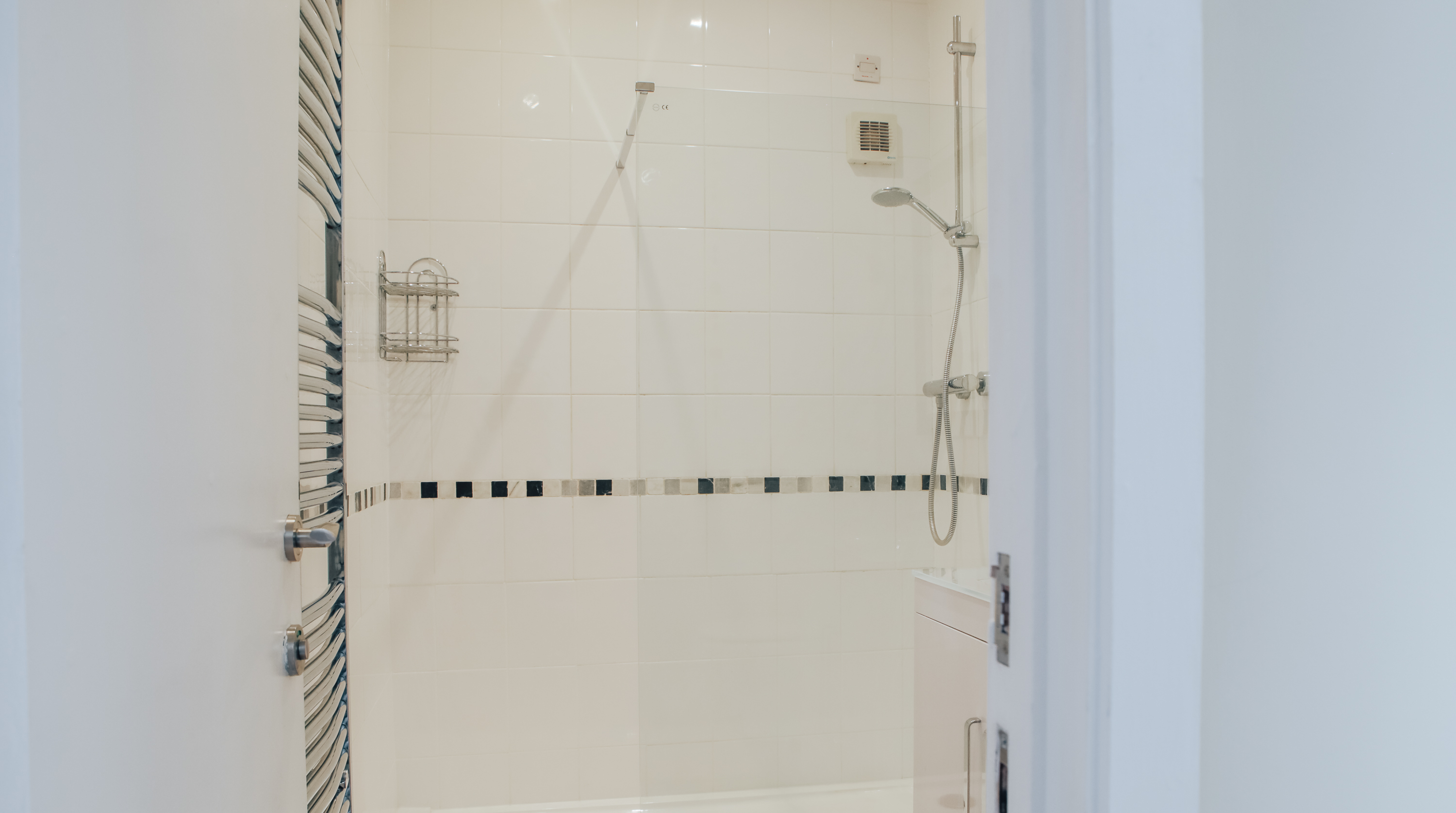 View The Loft | 2BR Duplex | Central+Parking in 82 Cathedral Road Top Duplex, Cardiff, Wales CF11 9LN The Loft | 2BR Duplex | Central+Parking in 82 Cathedral Road Top Duplex, Cardiff, Wales CF11 9LN - Property image 24 - VivreStays