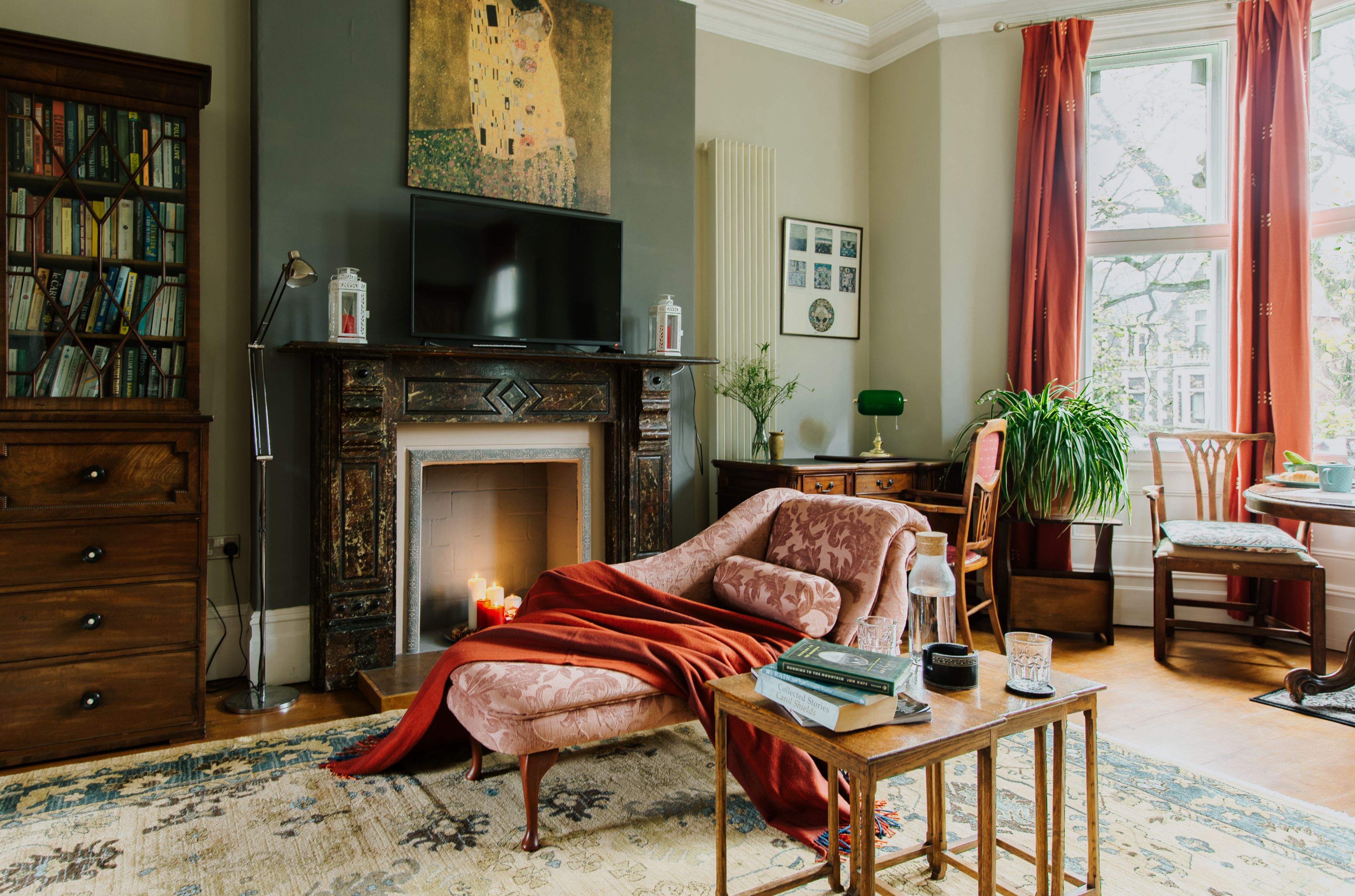 View The Suite | Cardiff City Centre + Private Parking in 82 Cathedral Road CF11 9LN The Suite | Cardiff City Centre + Private Parking in 82 Cathedral Road CF11 9LN - Property image 13 - VivreStays