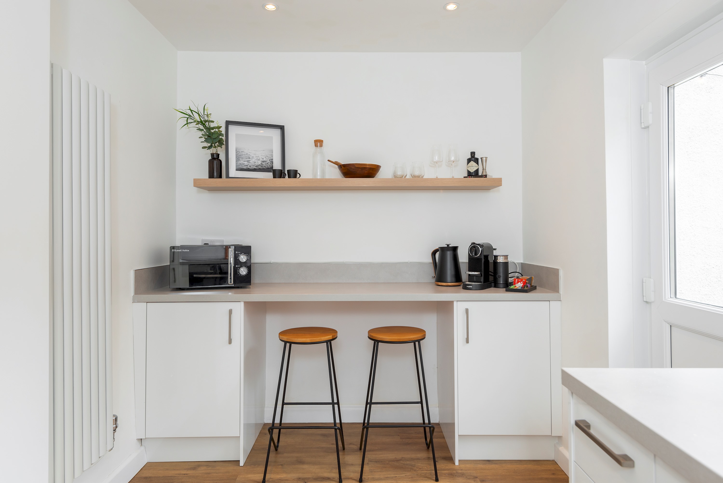 View City Centre Living: One-Bedroom Oasis at Crescent Apartments in 140 Lower Dock Street NP20 1EE City Centre Living: One-Bedroom Oasis at Crescent Apartments in 140 Lower Dock Street NP20 1EE - Property image 6 - VivreStays