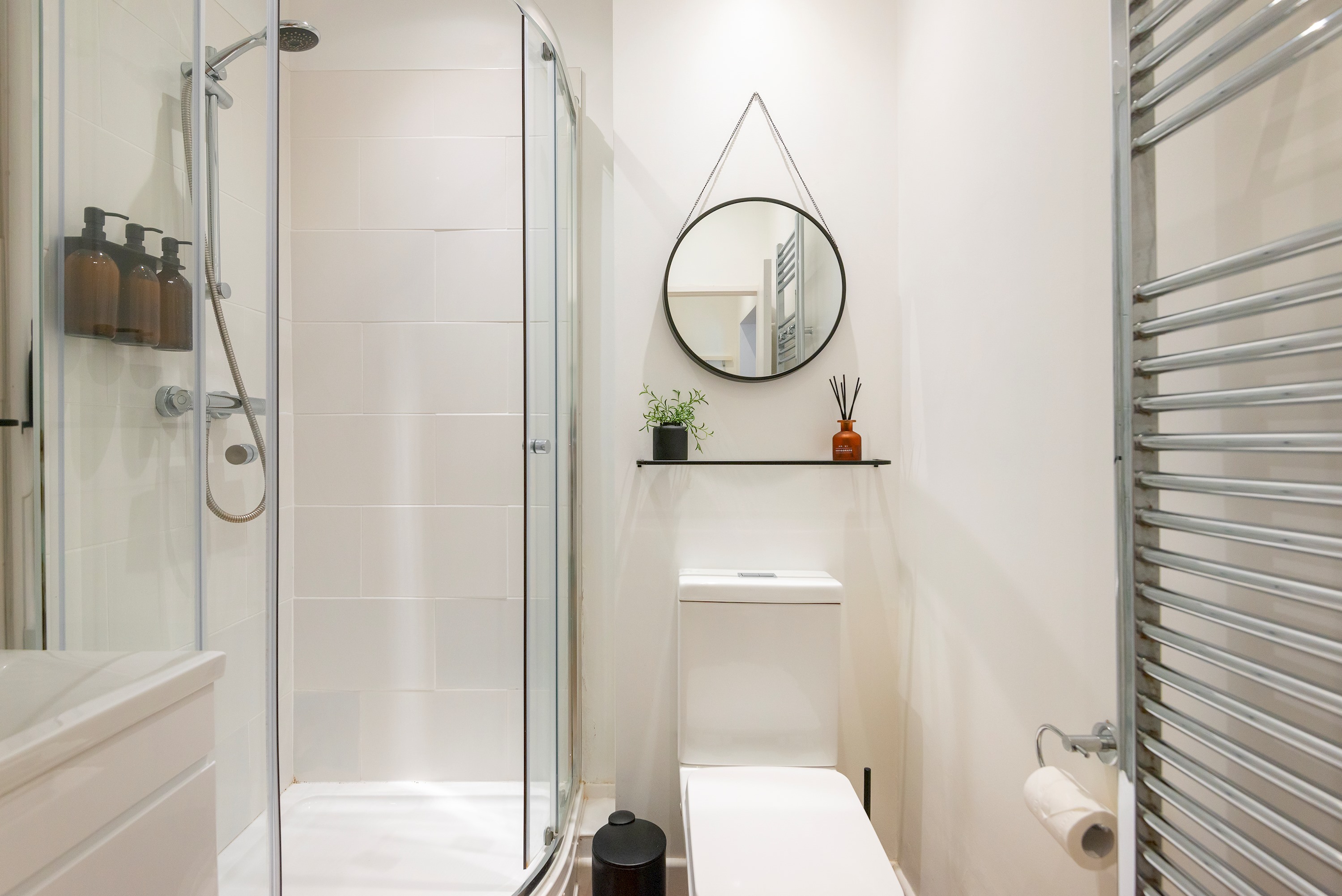 View City Centre Living: One-Bedroom Oasis at Crescent Apartments in 140 Lower Dock Street NP20 1EE City Centre Living: One-Bedroom Oasis at Crescent Apartments in 140 Lower Dock Street NP20 1EE - Property image 18 - VivreStays