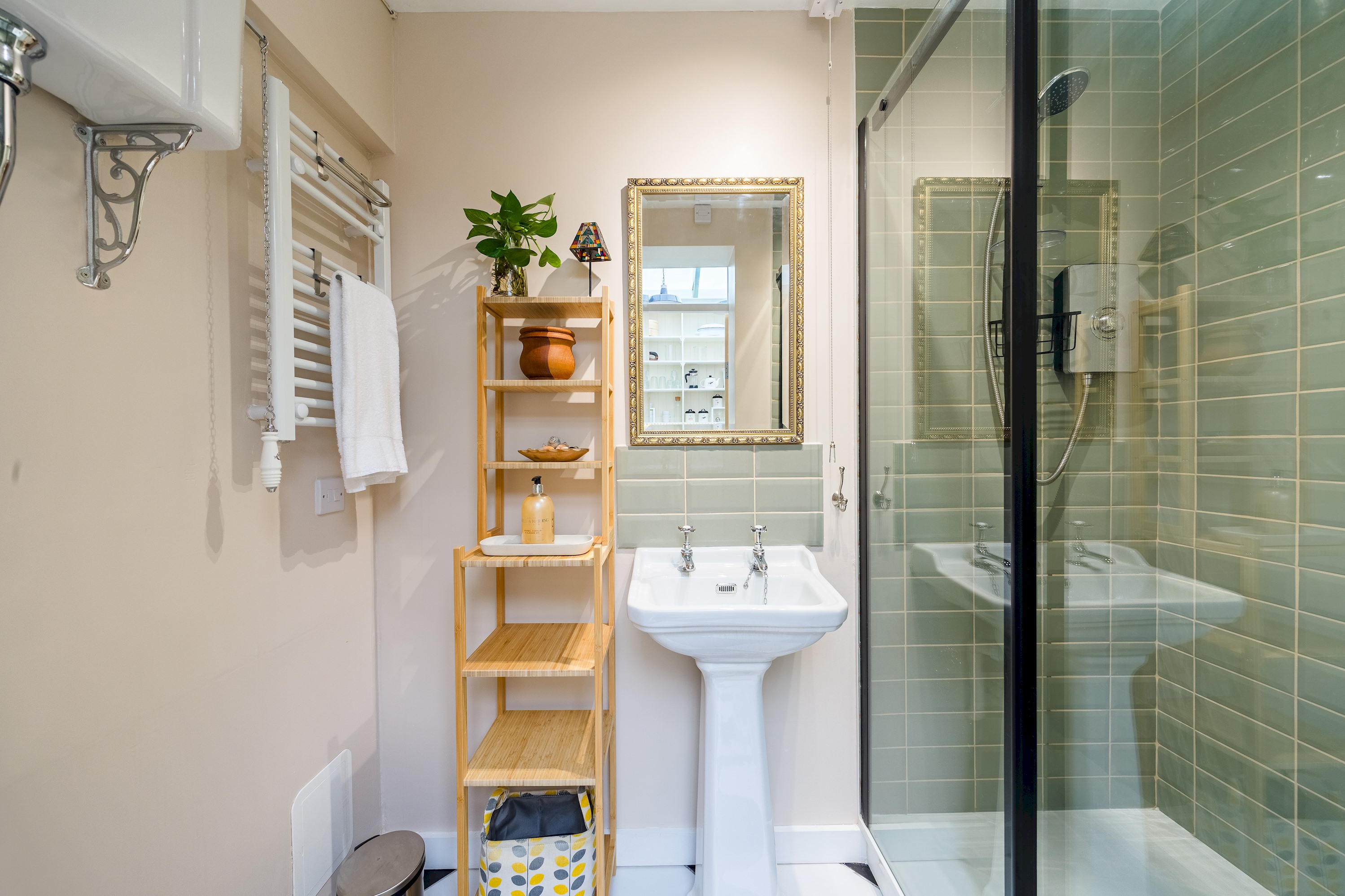 The Regency Studio|82Cathedral in 82 Cathedral Road CF11 9LN - Property image 18 - VivreStays