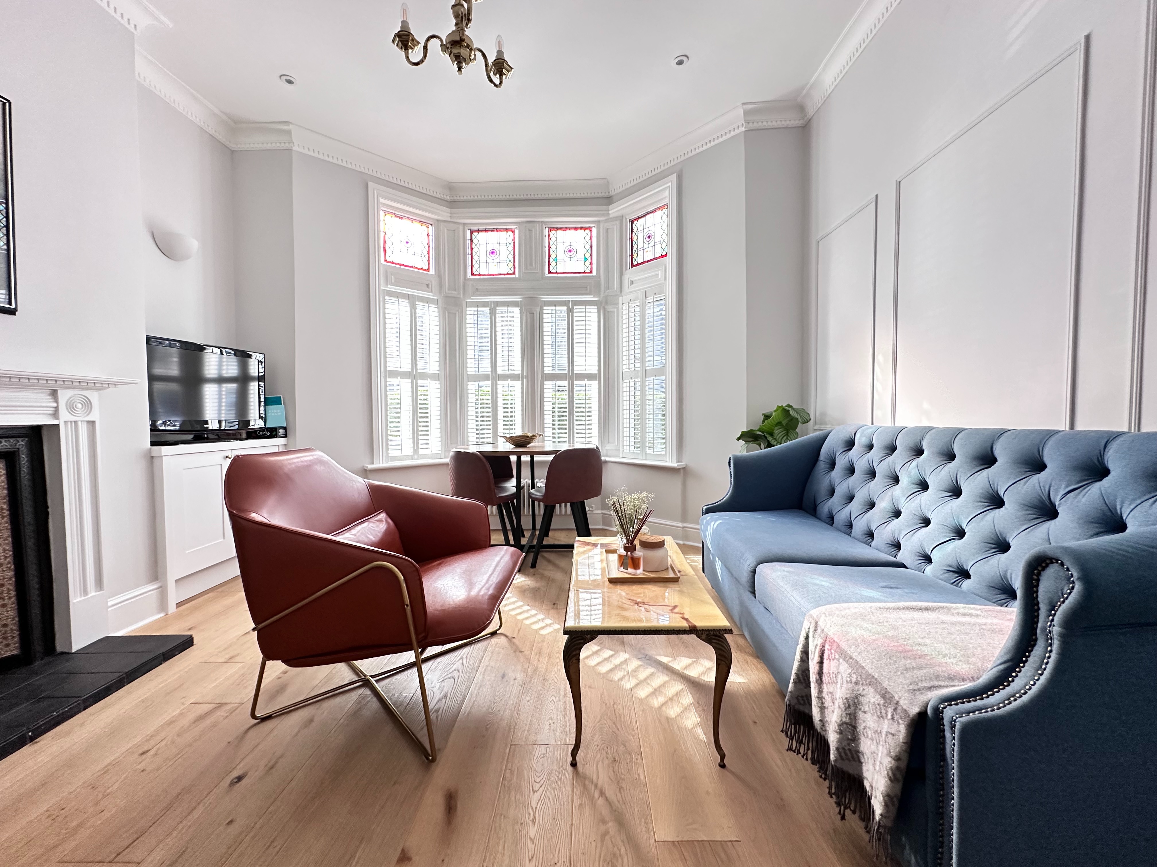 View The Pontcanna Sapphire 2-Bed Haven in 86 Ryder Street CF11 9BU The Pontcanna Sapphire 2-Bed Haven in 86 Ryder Street CF11 9BU - Property image 2 - VivreStays