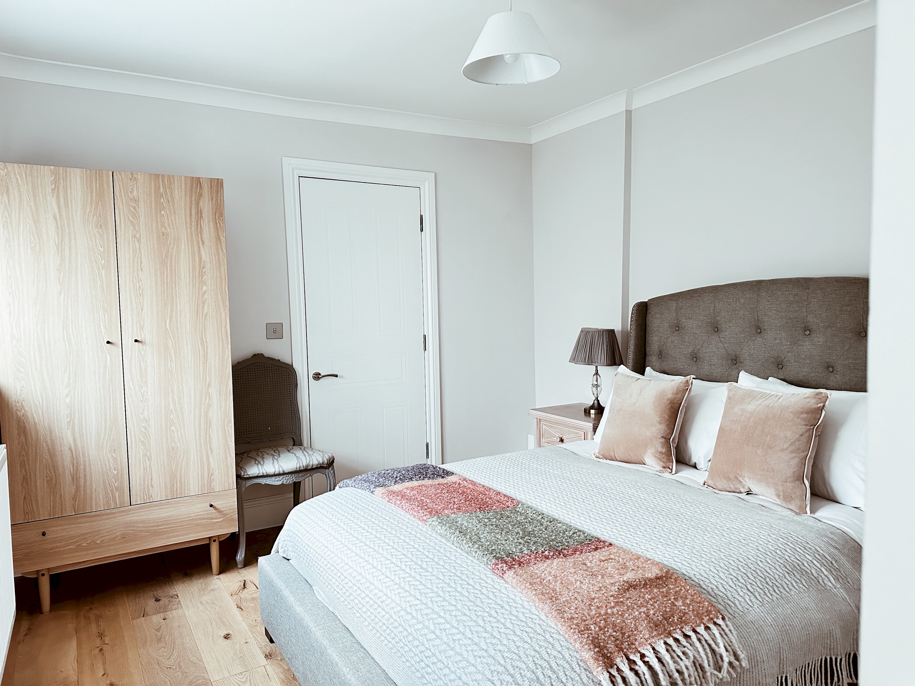 View The Pontcanna Sapphire 2-Bed Haven in 86 Ryder Street CF11 9BU The Pontcanna Sapphire 2-Bed Haven in 86 Ryder Street CF11 9BU - Property image 9 - VivreStays