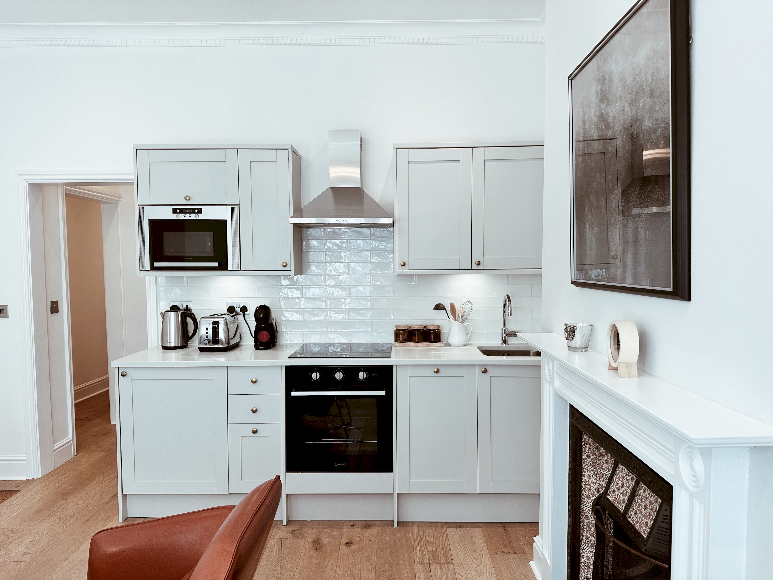 View The Pontcanna Sapphire 2-Bed Haven in 86 Ryder Street CF11 9BU The Pontcanna Sapphire 2-Bed Haven in 86 Ryder Street CF11 9BU - Property image 7 - VivreStays
