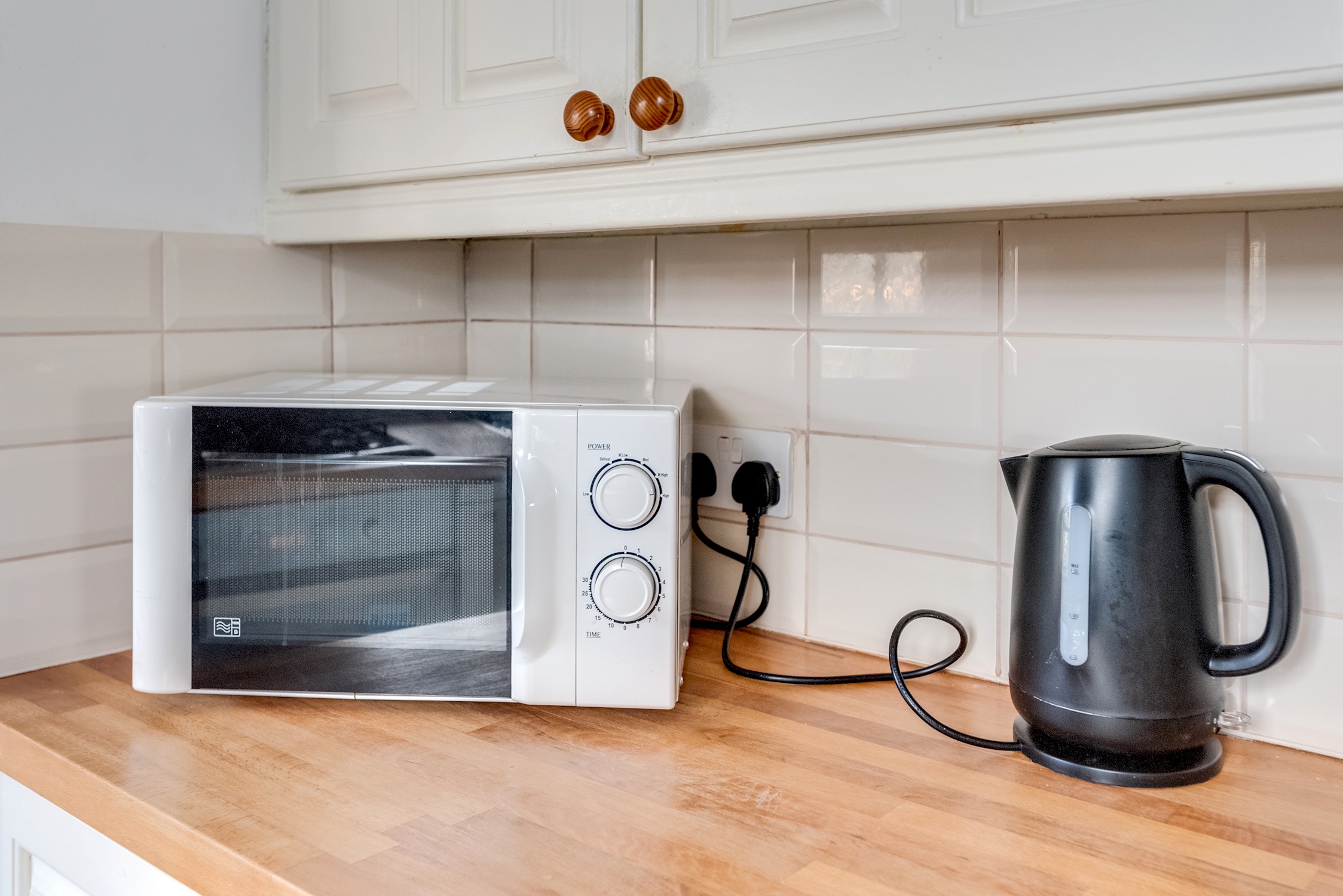 3-Bed Cosy Bookbinder House in Jericho Oxford in 6 Victor Street OX2 6BT - Property image 14 - VivreStays
