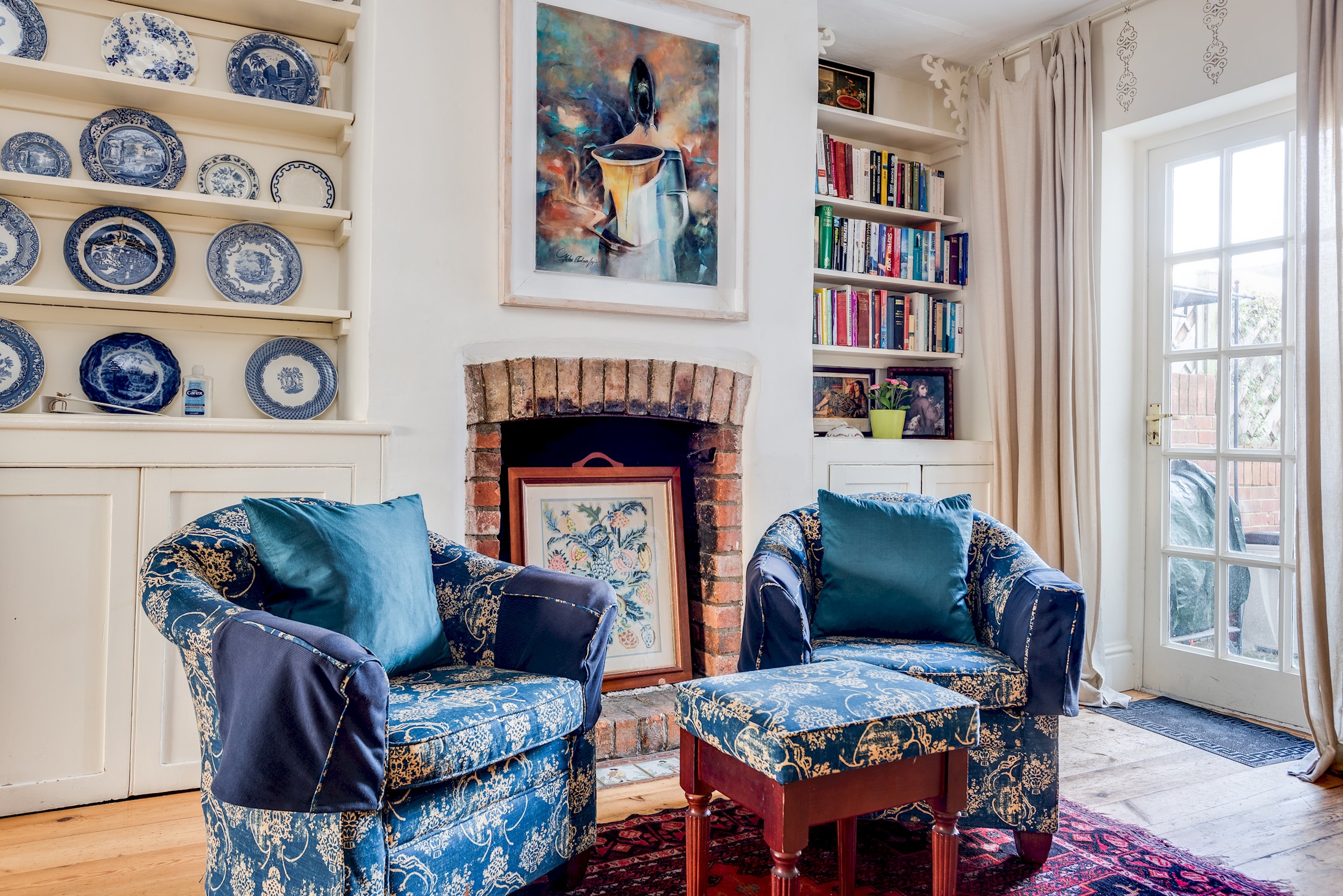 3-Bed Cosy Bookbinder House in Jericho Oxford in 6 Victor Street OX2 6BT - Property image 16 - VivreStays