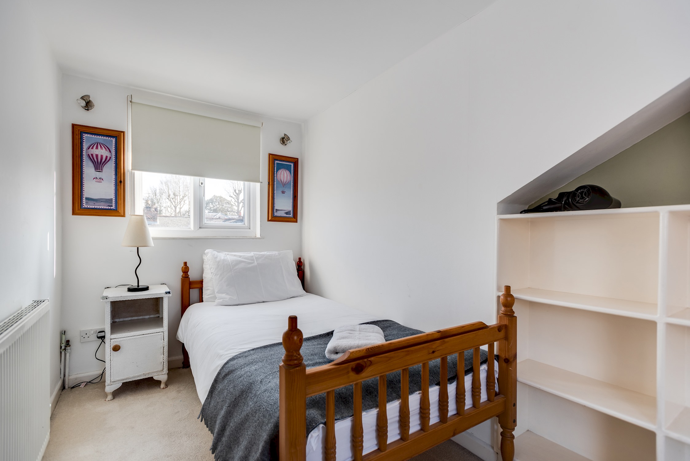 View The Old Bookbinders Retreat - 4-BR Jericho House in 71 Great Clarendon Street OX2 6AU The Old Bookbinders Retreat - 4-BR Jericho House in 71 Great Clarendon Street OX2 6AU - Property image 16 - VivreStays