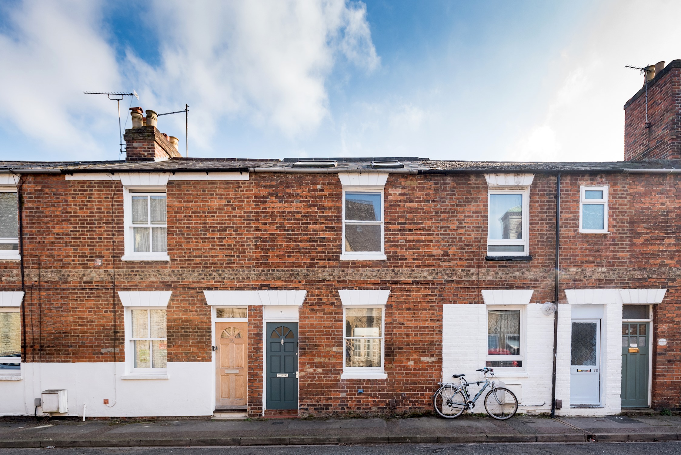 View The Old Bookbinders Retreat - 4-BR Jericho House in 71 Great Clarendon Street OX2 6AU The Old Bookbinders Retreat - 4-BR Jericho House in 71 Great Clarendon Street OX2 6AU - Property image 17 - VivreStays