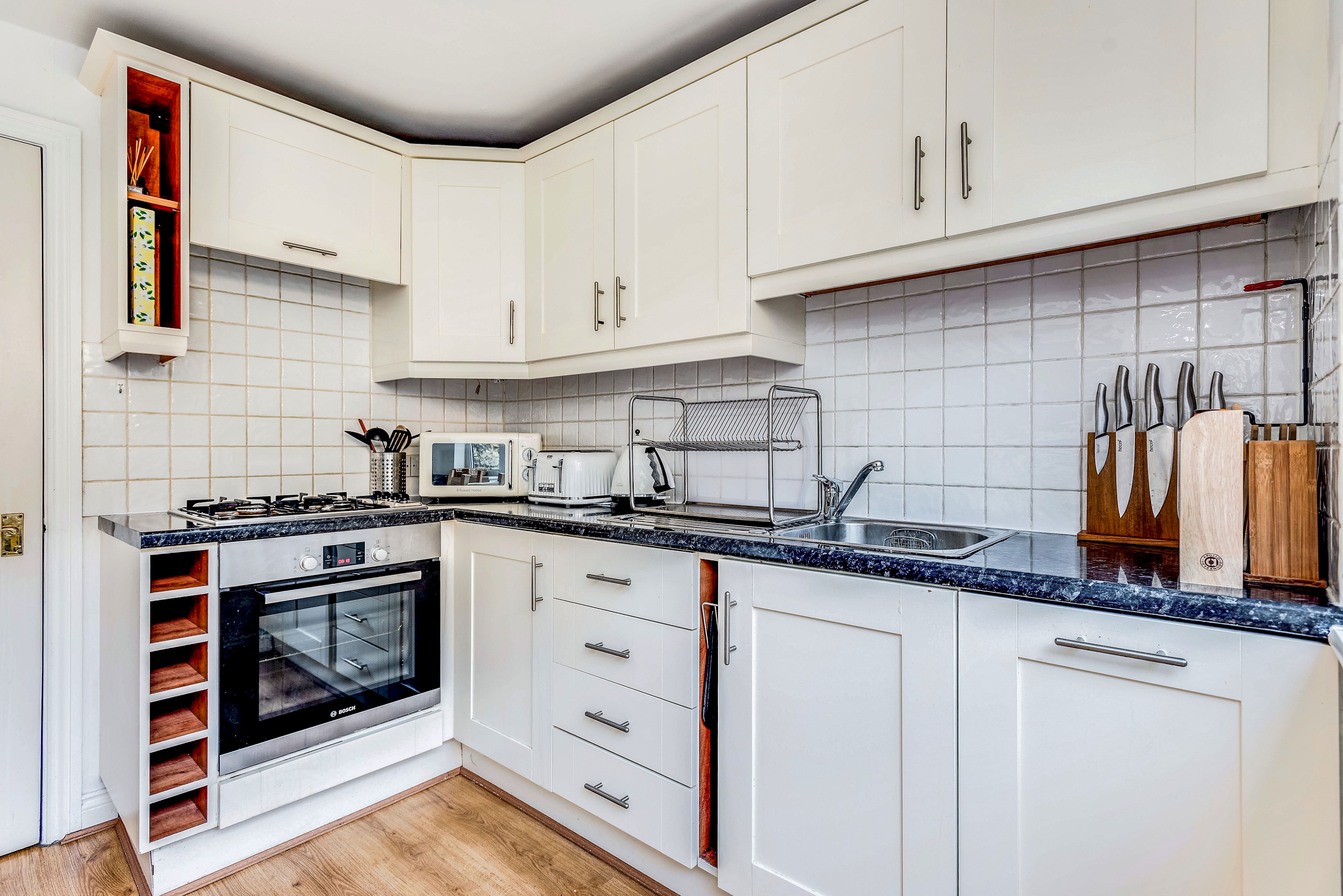 The St Clements Townhouse 3 Bedroom Bijou central in 6b Cherwell Street OX4 1BG - Property image 2 - VivreStays