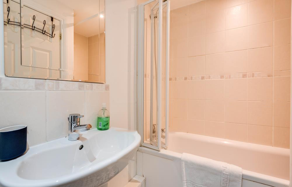 The St Clements Townhouse 3 Bedroom Bijou central in 6b Cherwell Street OX4 1BG - Property image 18 - VivreStays