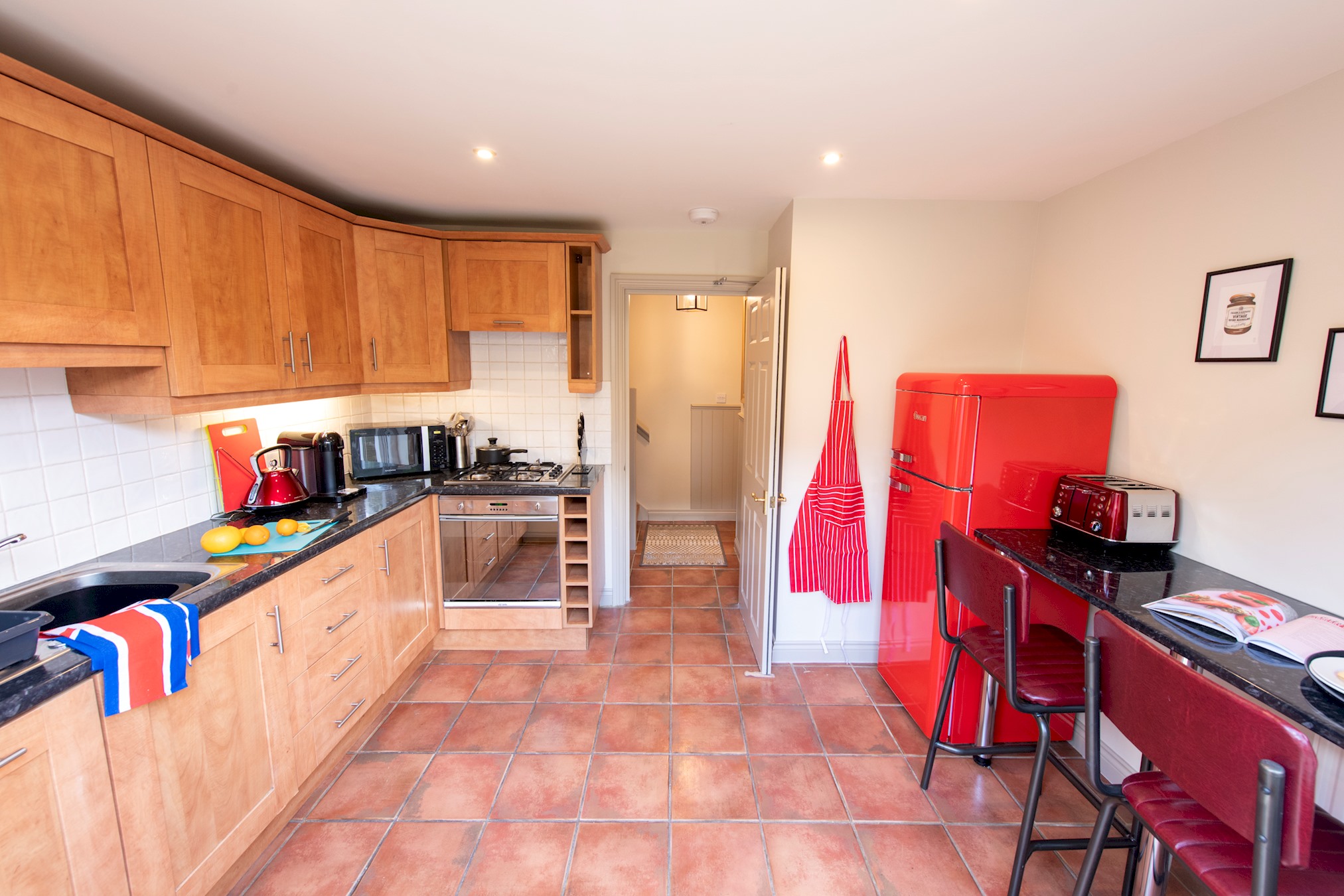 View A very British place to stay - 3 Bedrooms central in 6a Cherwell Street OX4 1BG A very British place to stay - 3 Bedrooms central in 6a Cherwell Street OX4 1BG - Property image 7 - VivreStays