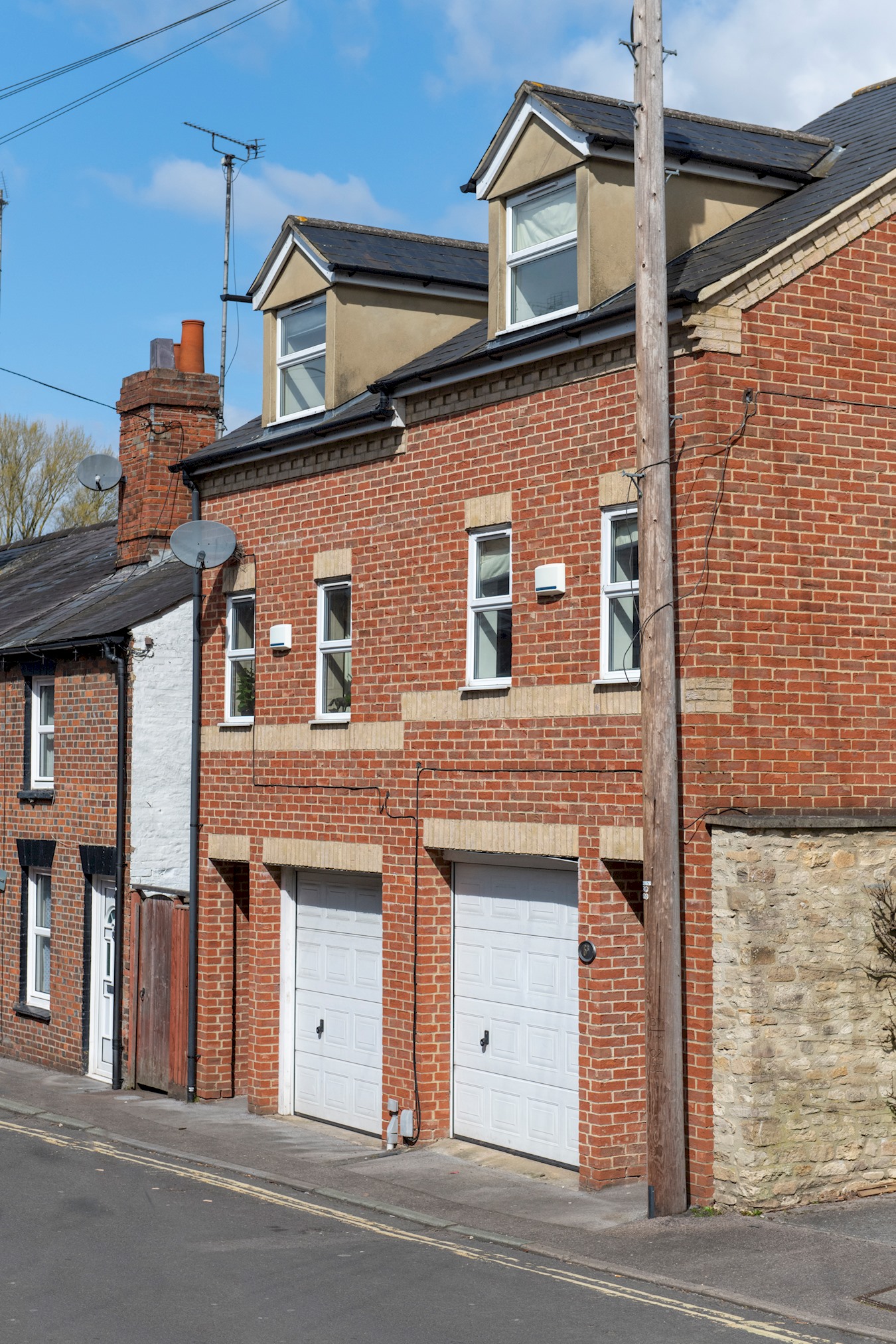 View A very British place to stay - 3 Bedrooms central in 6a Cherwell Street OX4 1BG A very British place to stay - 3 Bedrooms central in 6a Cherwell Street OX4 1BG - Property image 14 - VivreStays