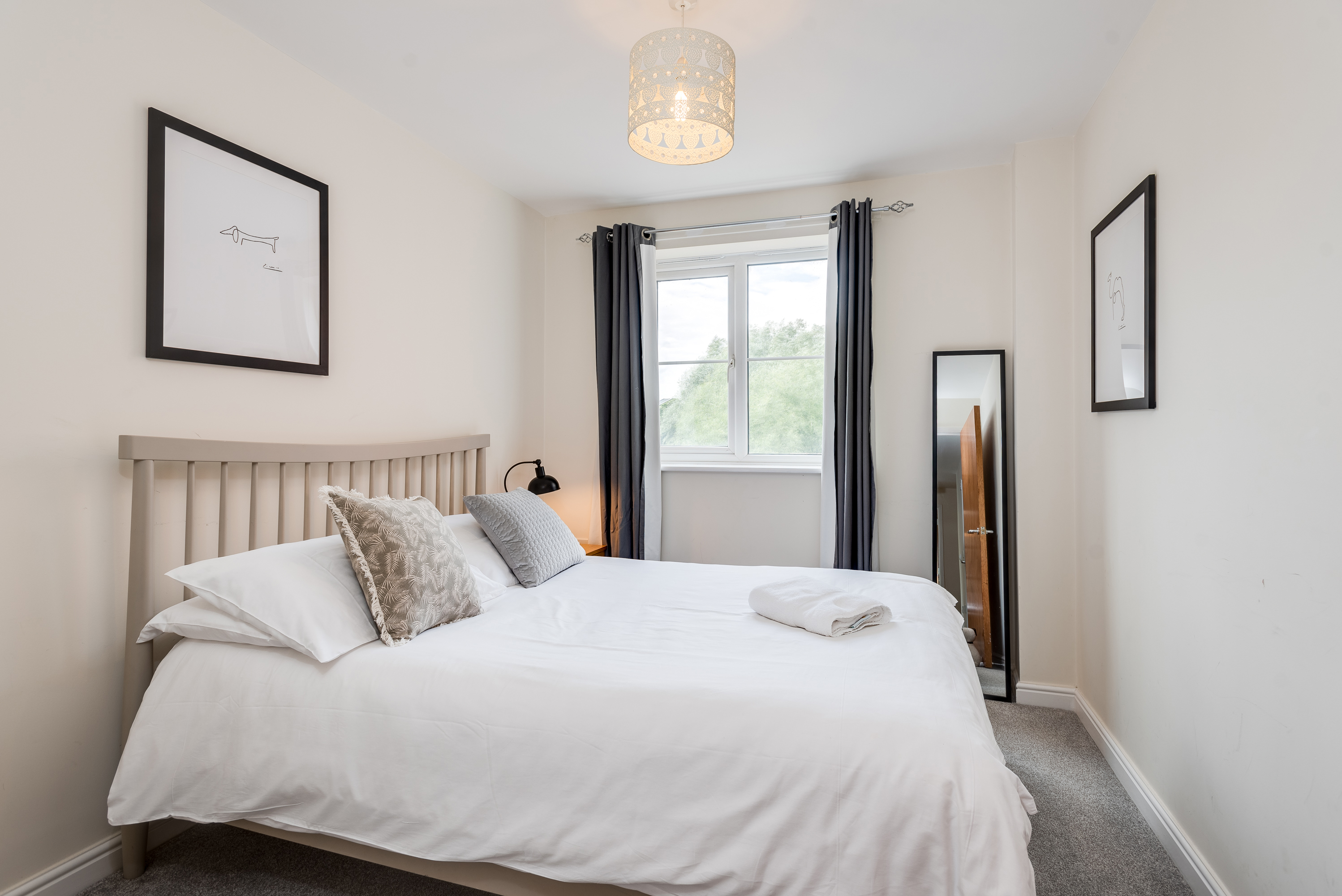 Modern 2 Bedroom Apartment in popular Jericho !!!