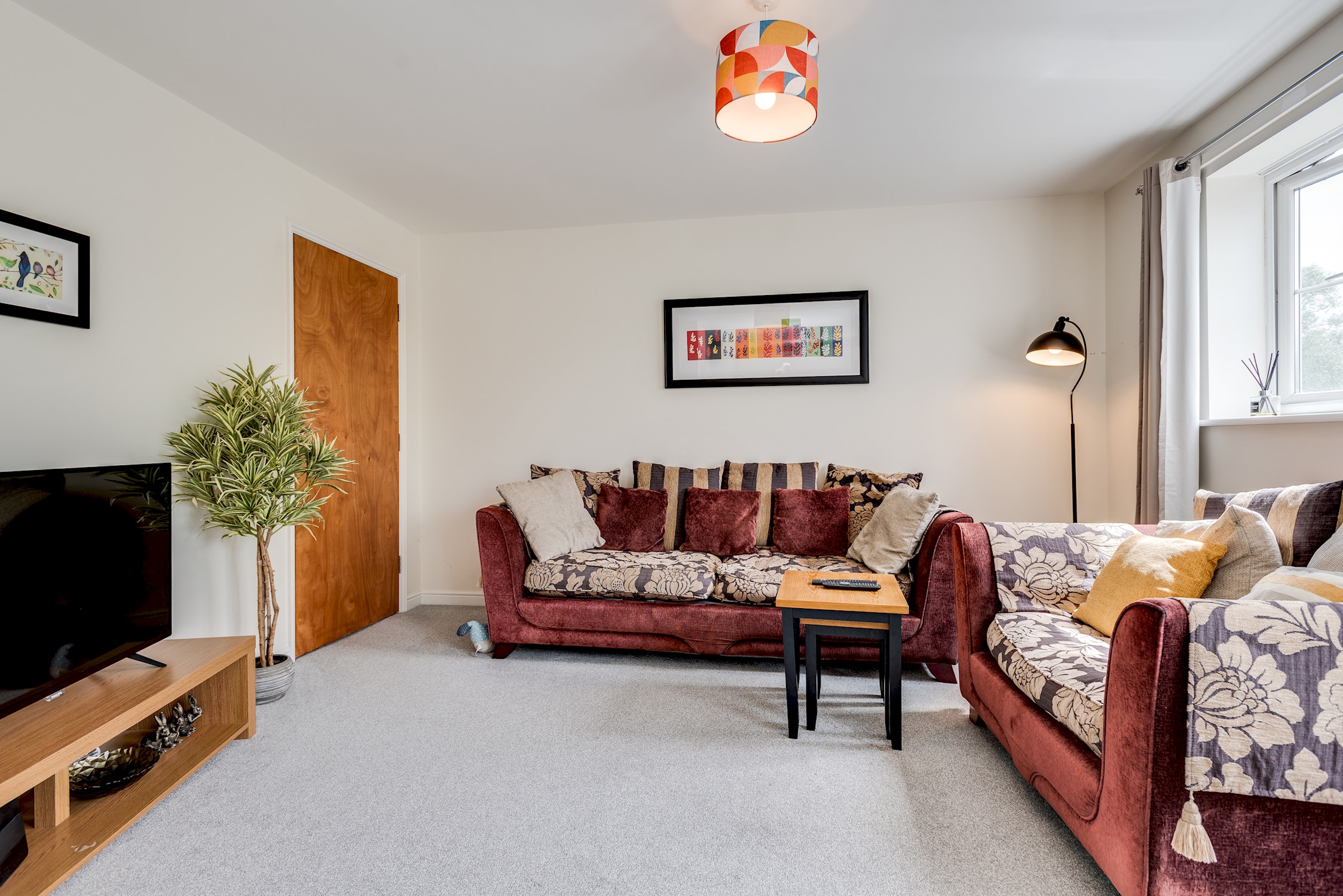 Modern 2 Bedroom Apartment in popular Jericho !!!