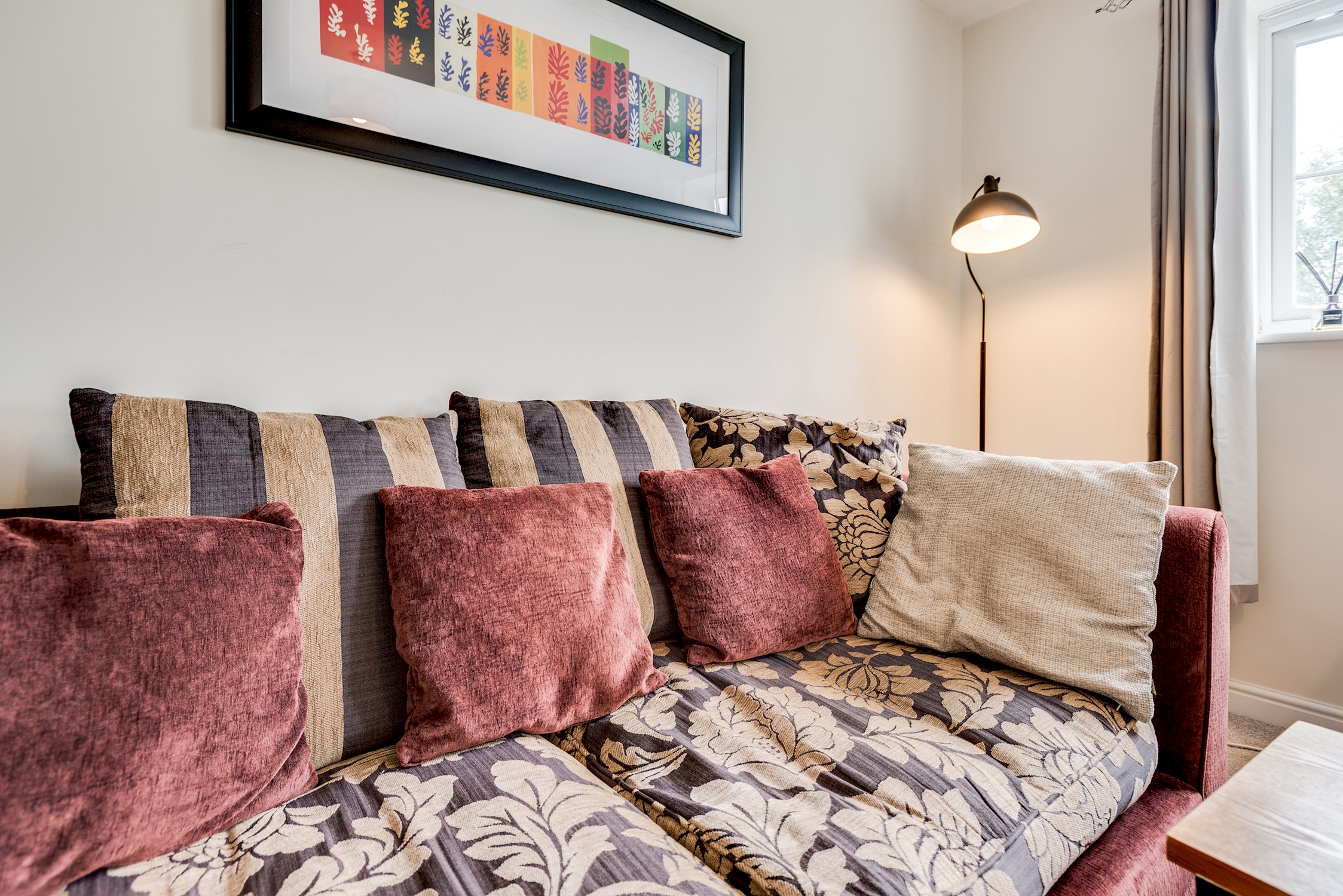 Modern 2 Bedroom Apartment in popular Jericho !!!