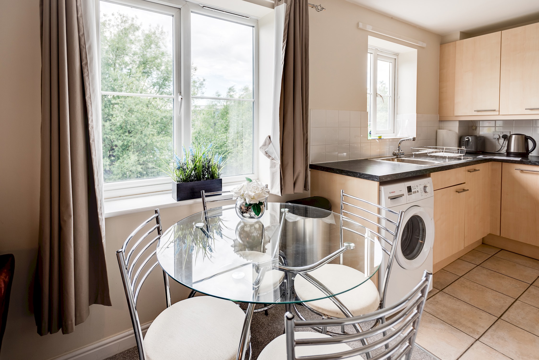 Modern 2 Bedroom Apartment in popular Jericho !!!