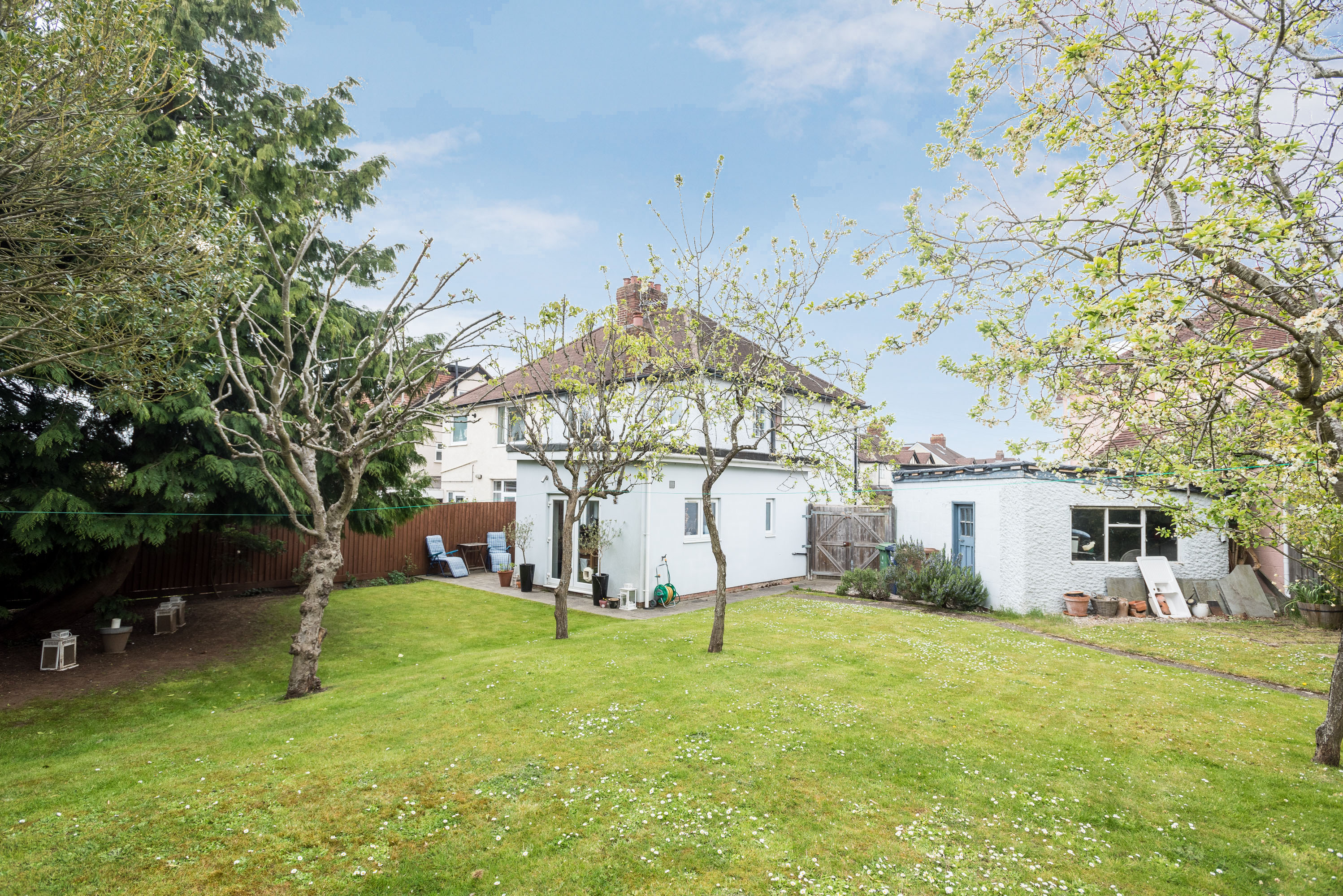 Headington Orchard - 3 Bedroom House & parking & garden in 49 Langley Close OX3 7DB - Property image 10 - VivreStays