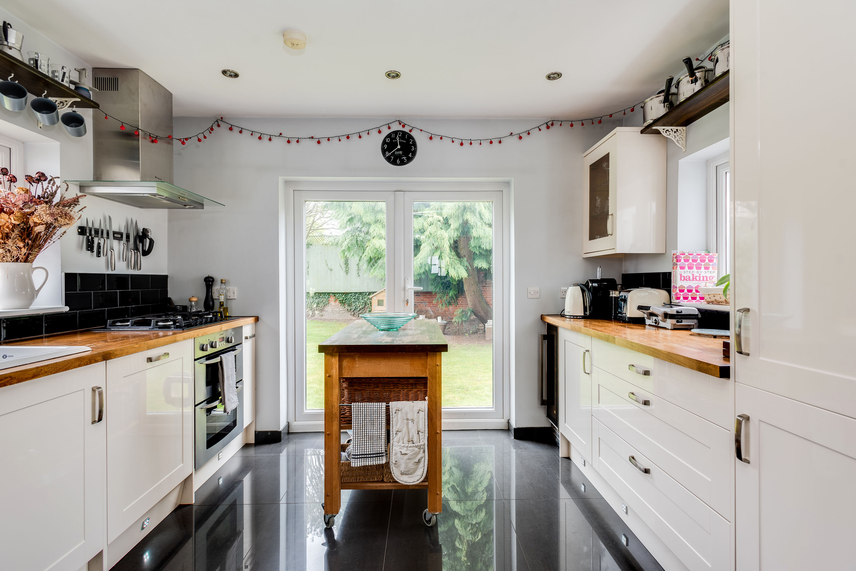 Headington Orchard - 3 Bedroom House & parking & garden in 49 Langley Close OX3 7DB - Property image 16 - VivreStays