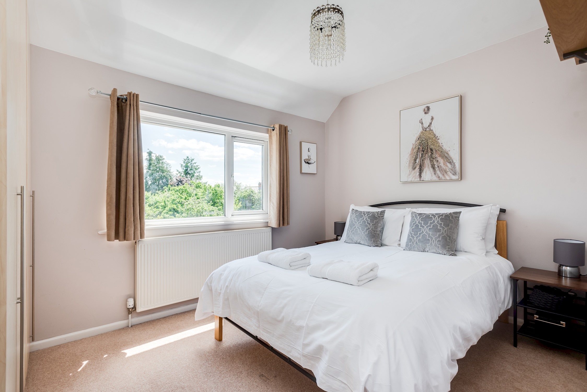 View The Oxford Abode - 3-Bedroom House - large garden in 9 Coverley Road OX3 7ET The Oxford Abode - 3-Bedroom House - large garden in 9 Coverley Road OX3 7ET - Property image 29 - VivreStays