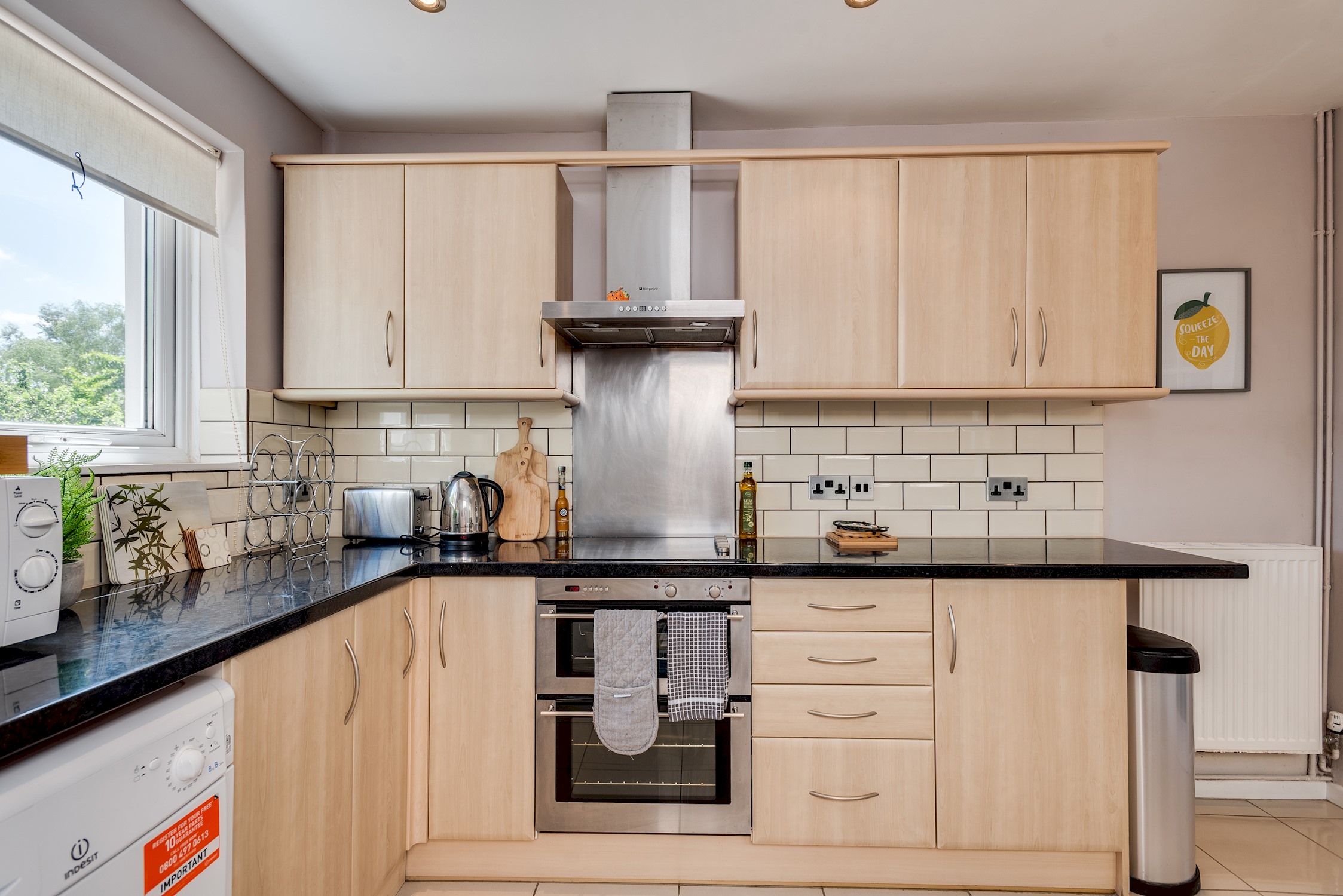 View The Oxford Abode - 3-Bedroom House - large garden in 9 Coverley Road OX3 7ET The Oxford Abode - 3-Bedroom House - large garden in 9 Coverley Road OX3 7ET - Property image 14 - VivreStays
