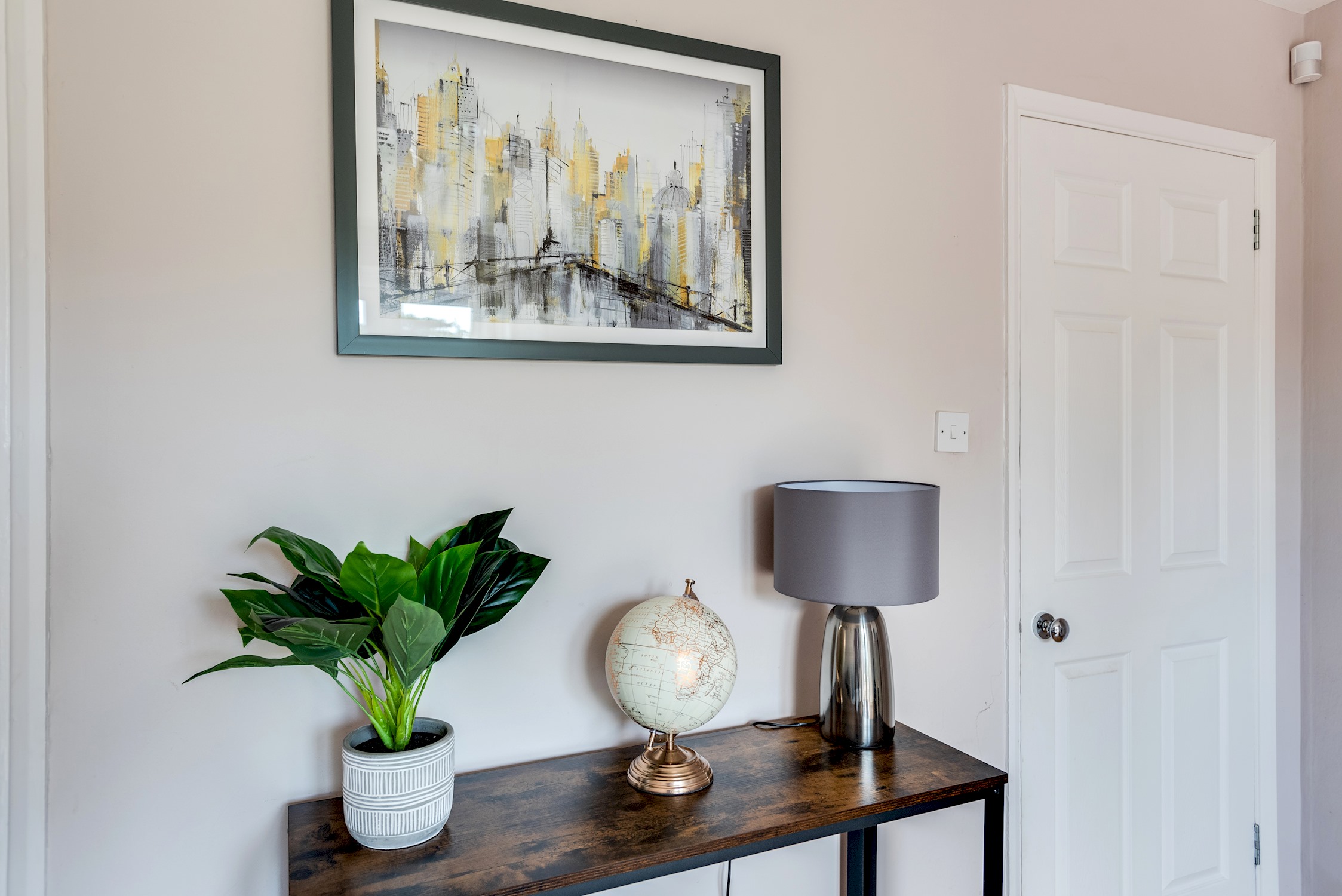 View The Oxford Abode - 3-Bedroom House - large garden in 9 Coverley Road OX3 7ET The Oxford Abode - 3-Bedroom House - large garden in 9 Coverley Road OX3 7ET - Property image 20 - VivreStays