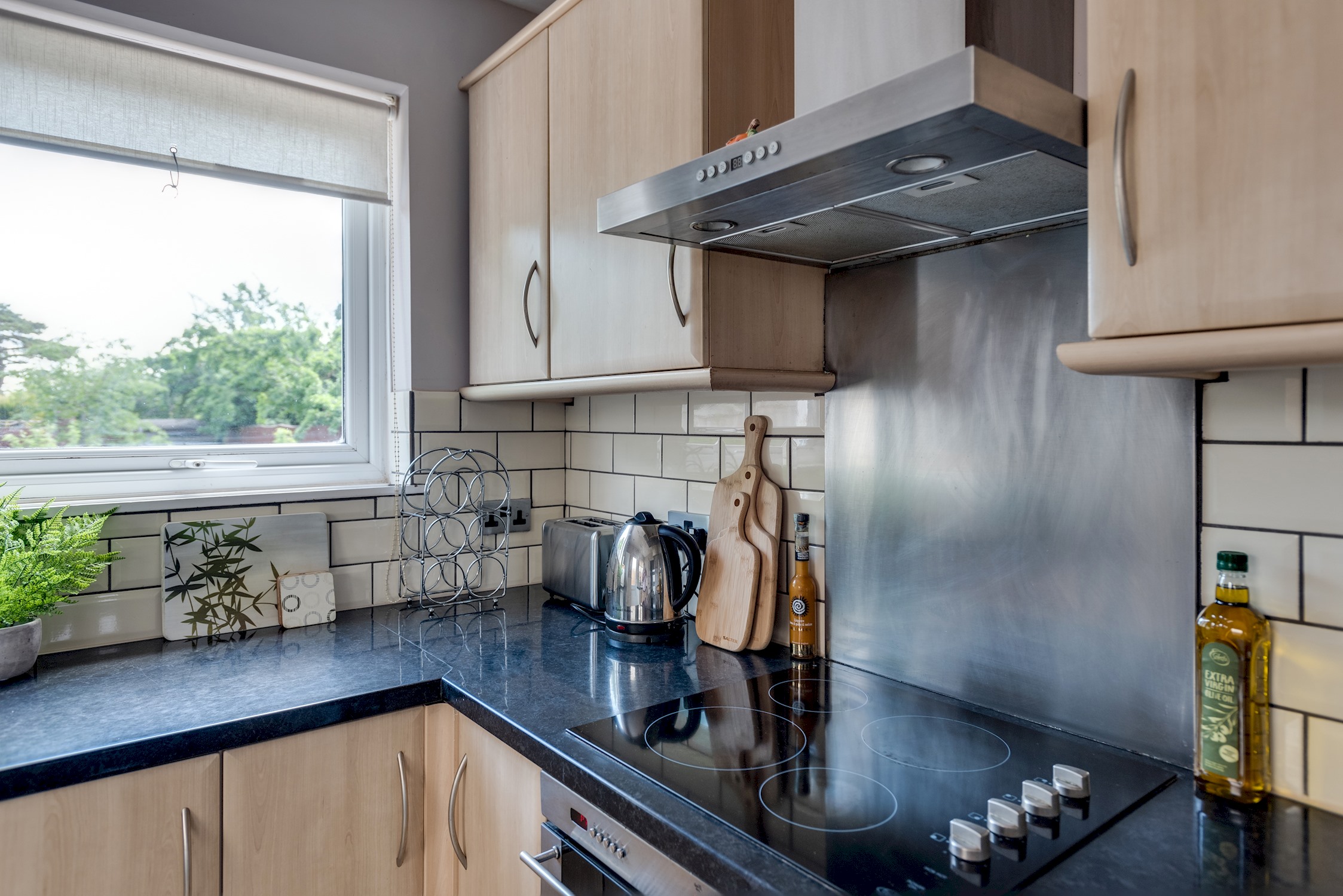 View The Oxford Abode - 3-Bedroom House - large garden in 9 Coverley Road OX3 7ET The Oxford Abode - 3-Bedroom House - large garden in 9 Coverley Road OX3 7ET - Property image 21 - VivreStays