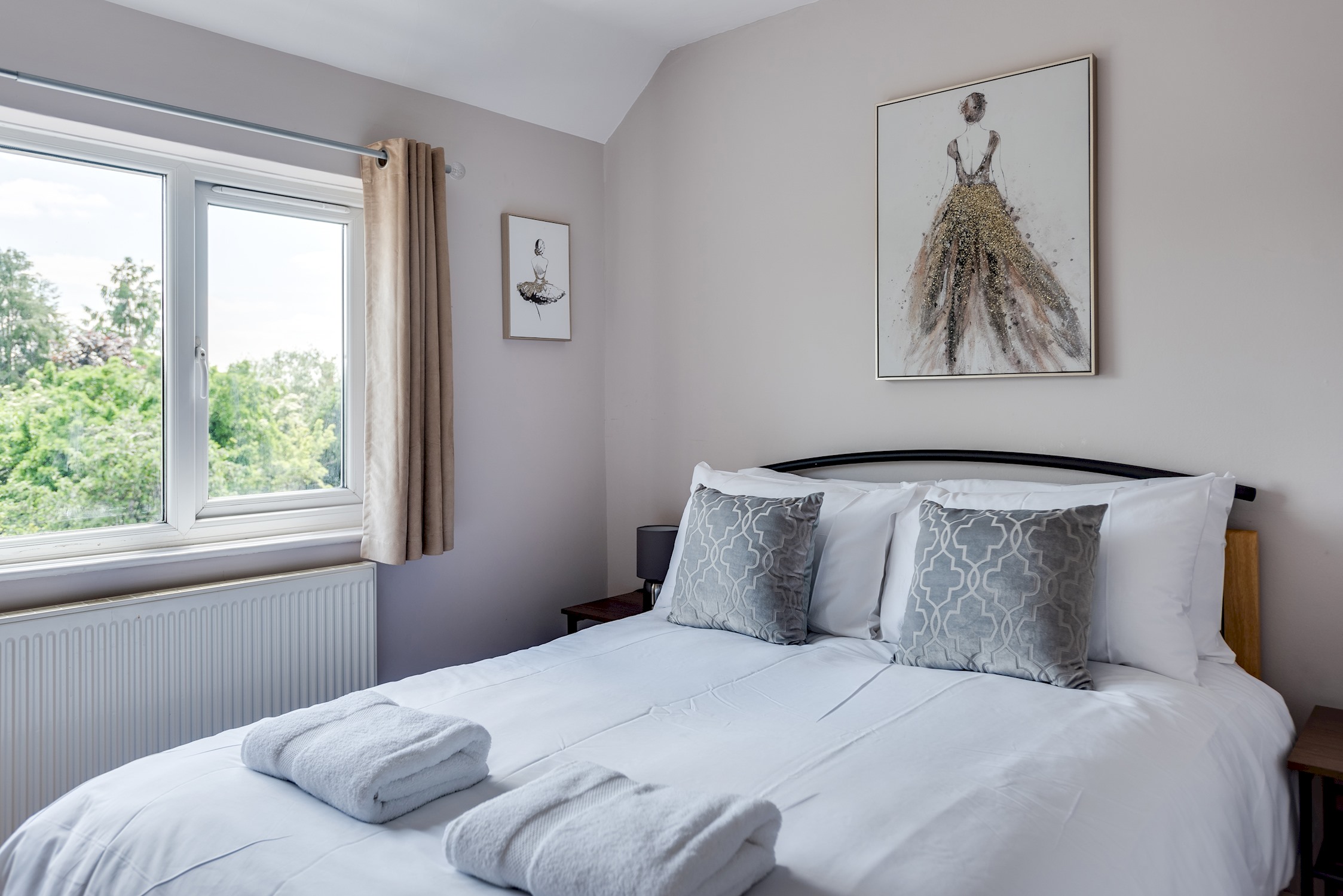 View The Oxford Abode - 3-Bedroom House - large garden in 9 Coverley Road OX3 7ET The Oxford Abode - 3-Bedroom House - large garden in 9 Coverley Road OX3 7ET - Property image 22 - VivreStays