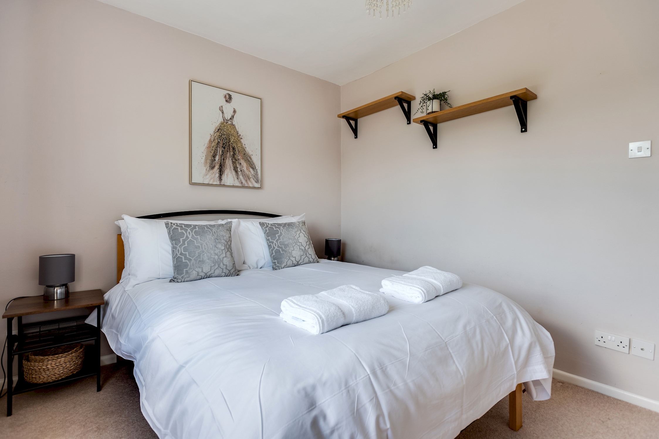 View The Oxford Abode - 3-Bedroom House - large garden in 9 Coverley Road OX3 7ET The Oxford Abode - 3-Bedroom House - large garden in 9 Coverley Road OX3 7ET - Property image 23 - VivreStays