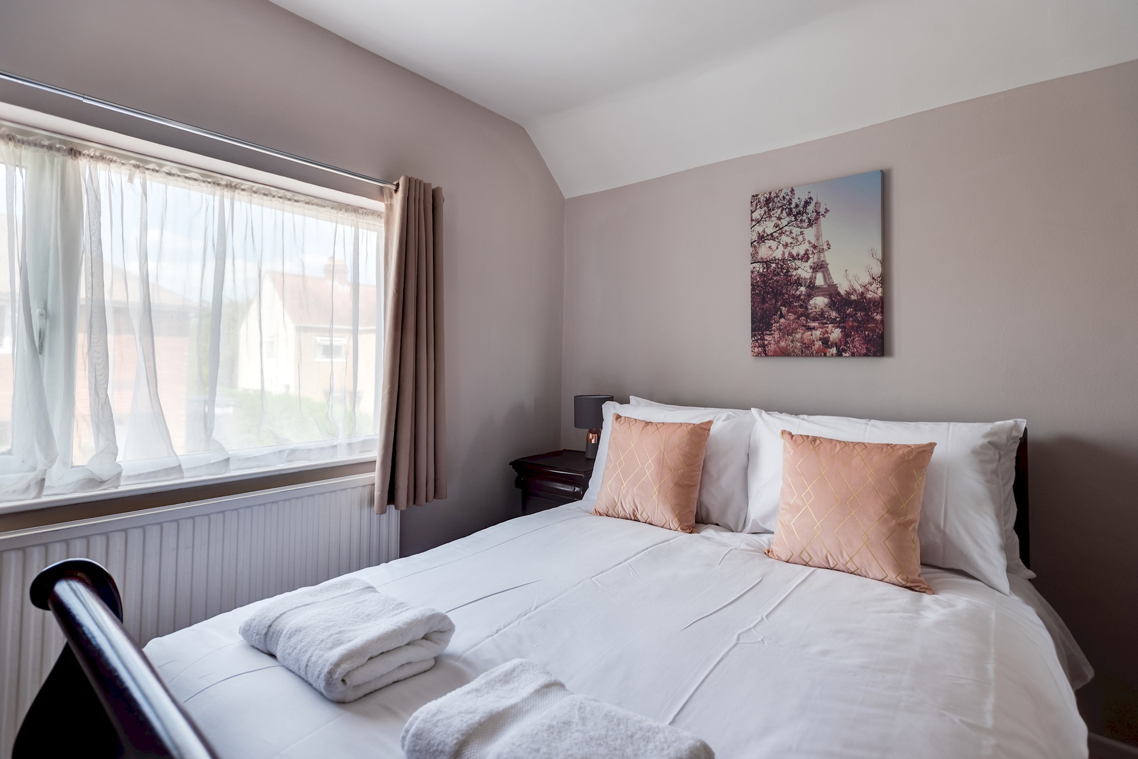 View The Oxford Abode - 3-Bedroom House - large garden in 9 Coverley Road OX3 7ET The Oxford Abode - 3-Bedroom House - large garden in 9 Coverley Road OX3 7ET - Property image 27 - VivreStays