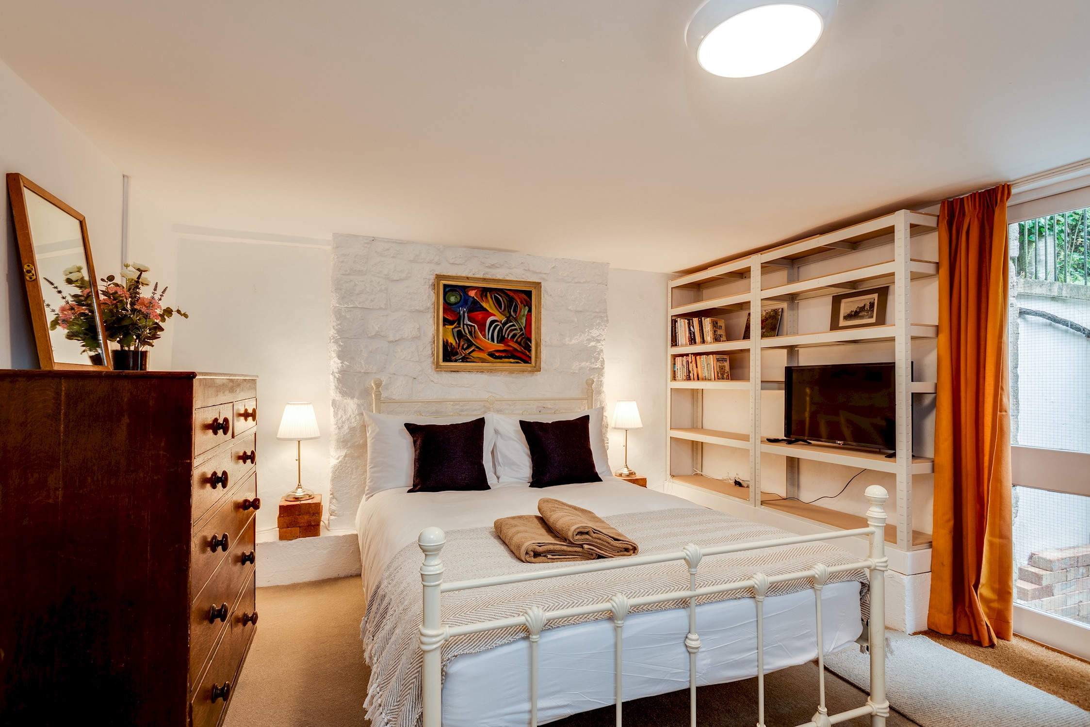 The Summertown STUDIO 1 Bedroom & Kitchenette