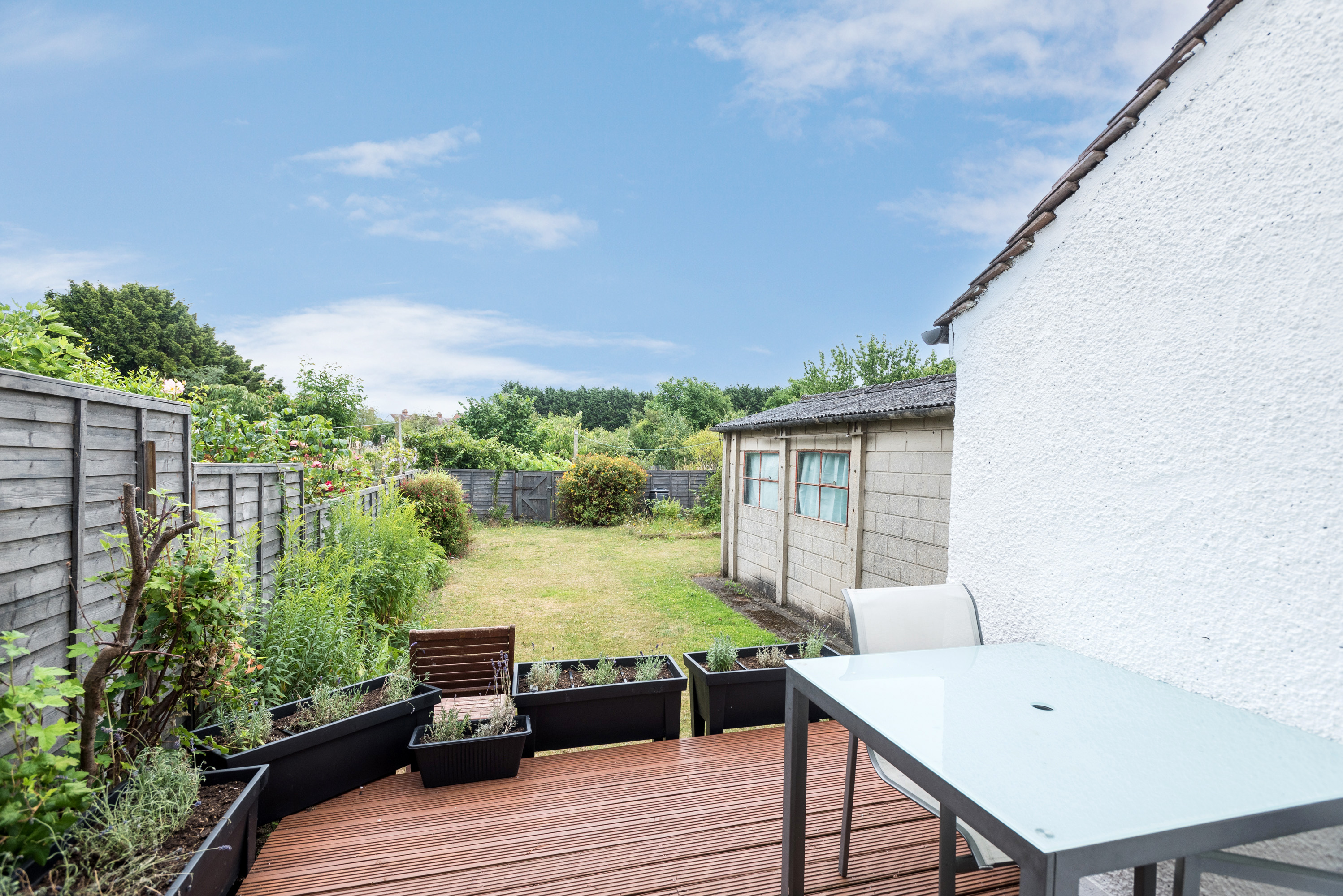 View Cheerfull 3-Bedroom Home with parking & garden in 47 Town Furze OX3 7EW Cheerfull 3-Bedroom Home with parking & garden in 47 Town Furze OX3 7EW - Property image 10 - VivreStays