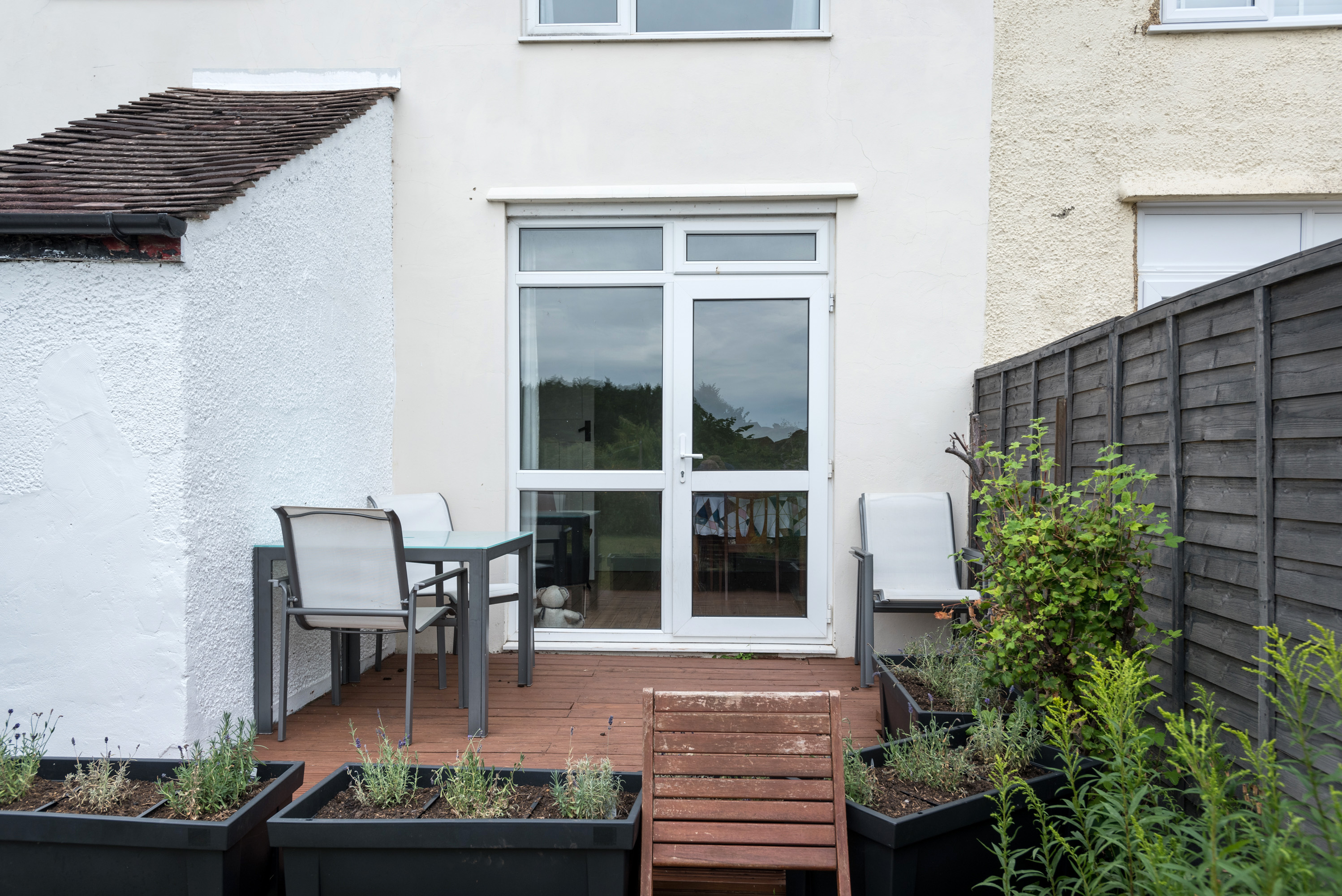 View Cheerfull 3-Bedroom Home with parking & garden in 47 Town Furze OX3 7EW Cheerfull 3-Bedroom Home with parking & garden in 47 Town Furze OX3 7EW - Property image 22 - VivreStays