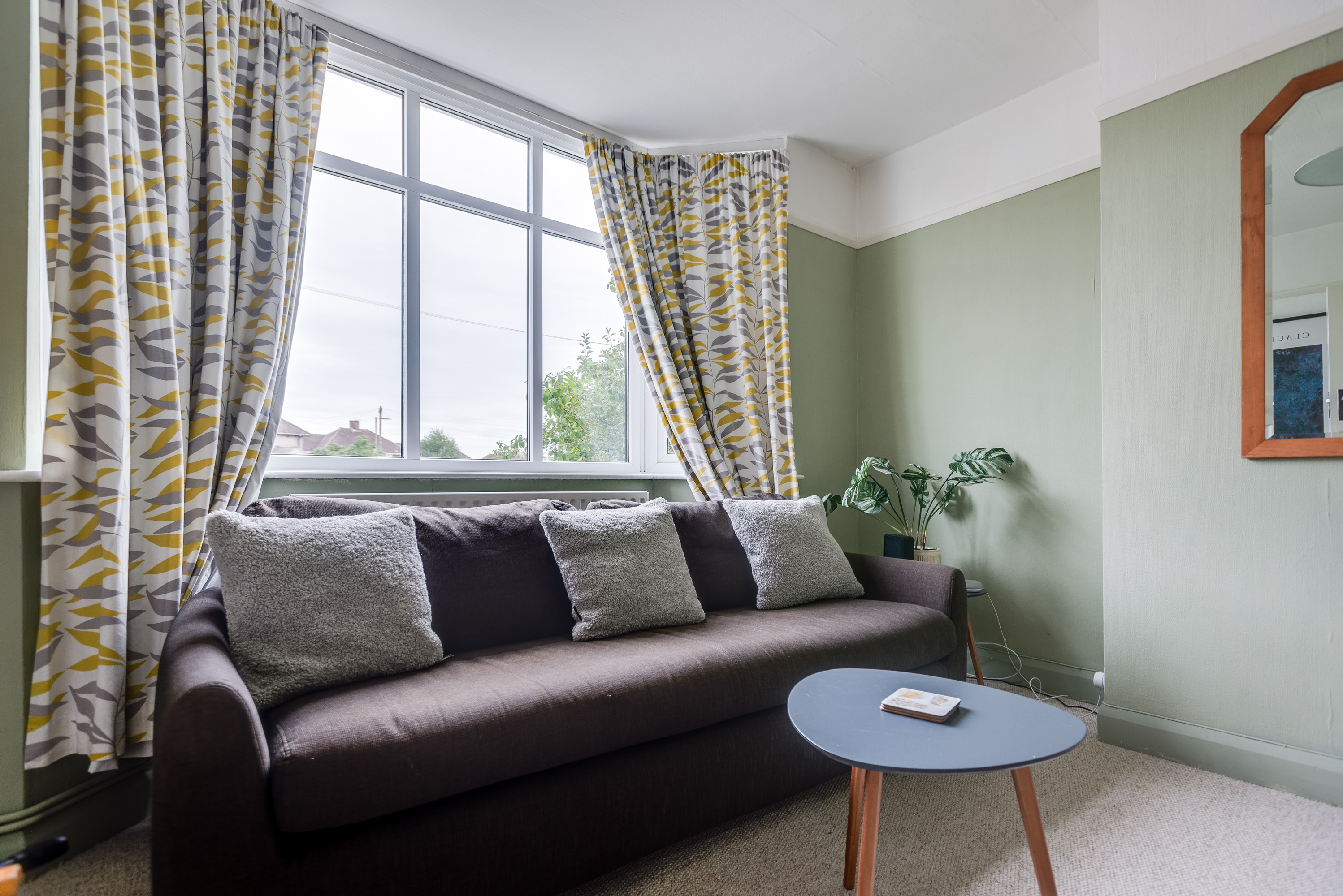 View Cheerfull 3-Bedroom Home with parking & garden in 47 Town Furze OX3 7EW Cheerfull 3-Bedroom Home with parking & garden in 47 Town Furze OX3 7EW - Property image 24 - VivreStays