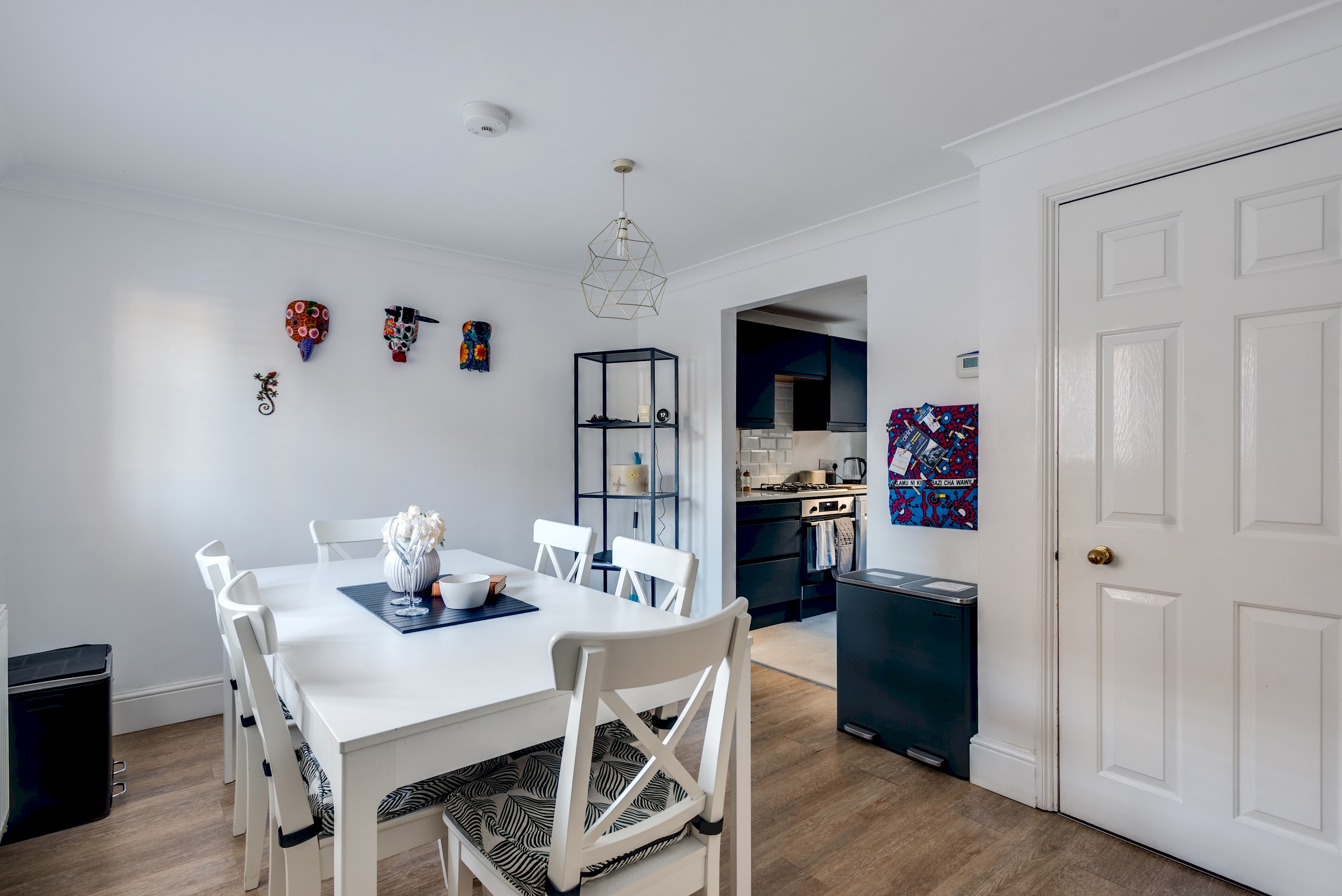 Cosy 2-Bedroom Haven in Picturesque Headington in 82 Old High Street OX3 9HW - Property image 5 - VivreStays