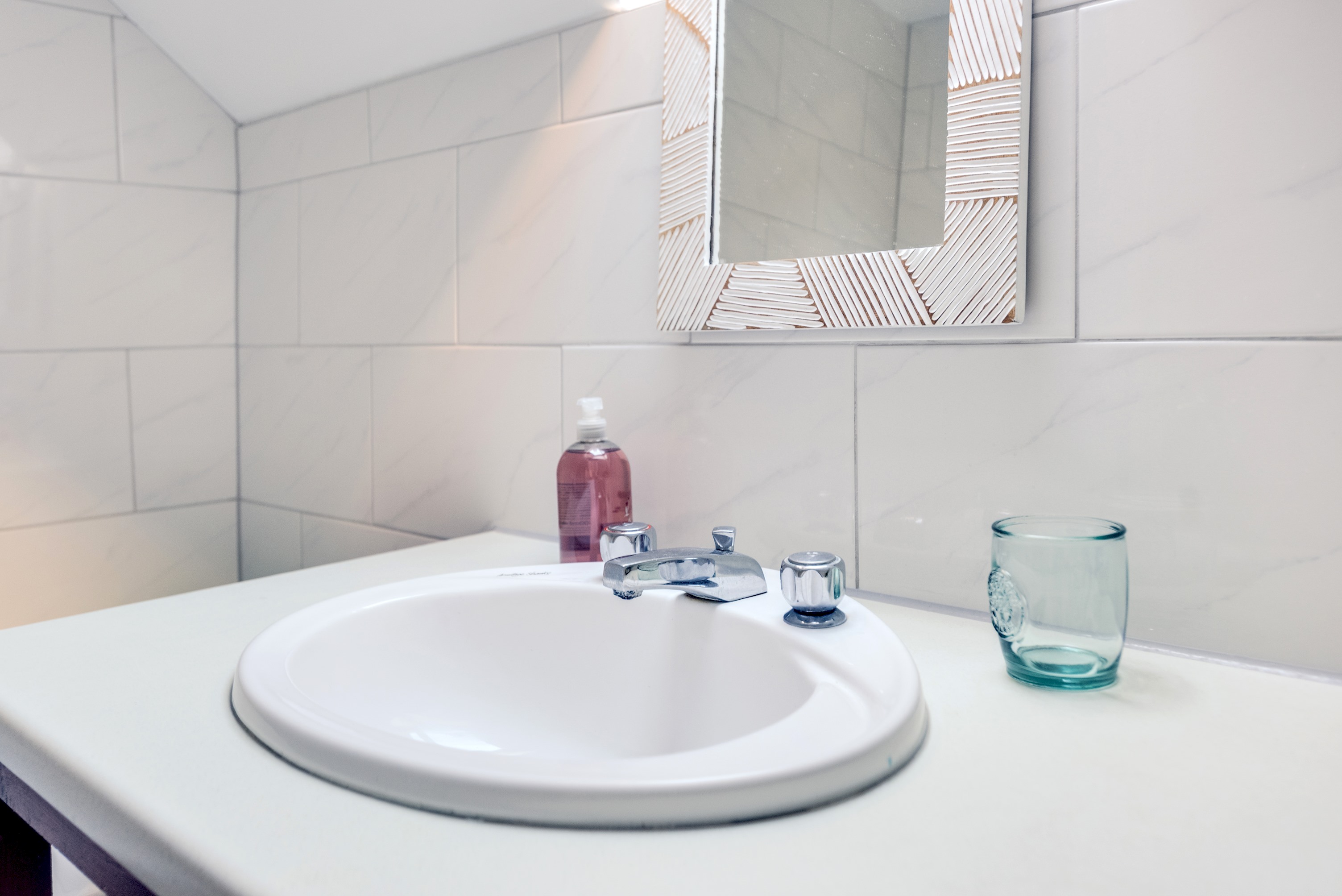 Cosy 2-Bedroom Haven in Picturesque Headington in 82 Old High Street OX3 9HW - Property image 14 - VivreStays