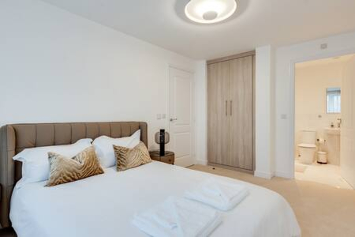 Tranquil 4-Bed Oasis Modern & Chic in 16 Jewell Street OX3 9GZ - Property image 2 - VivreStays