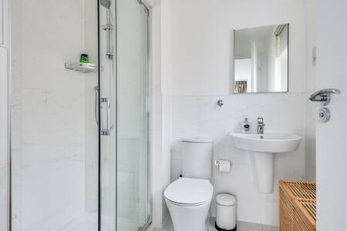 Tranquil 4-Bed Oasis Modern & Chic in 16 Jewell Street OX3 9GZ - Property image 4 - VivreStays