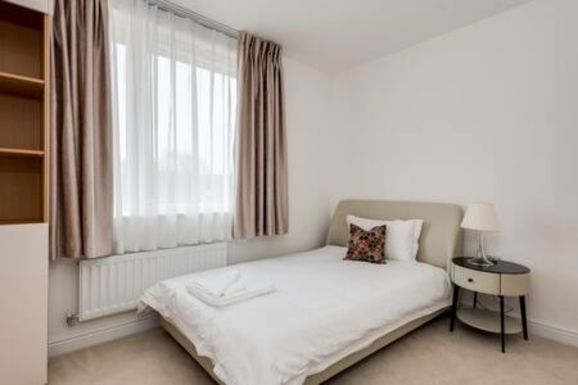 Tranquil 4-Bed Oasis Modern & Chic in 16 Jewell Street OX3 9GZ - Property image 9 - VivreStays