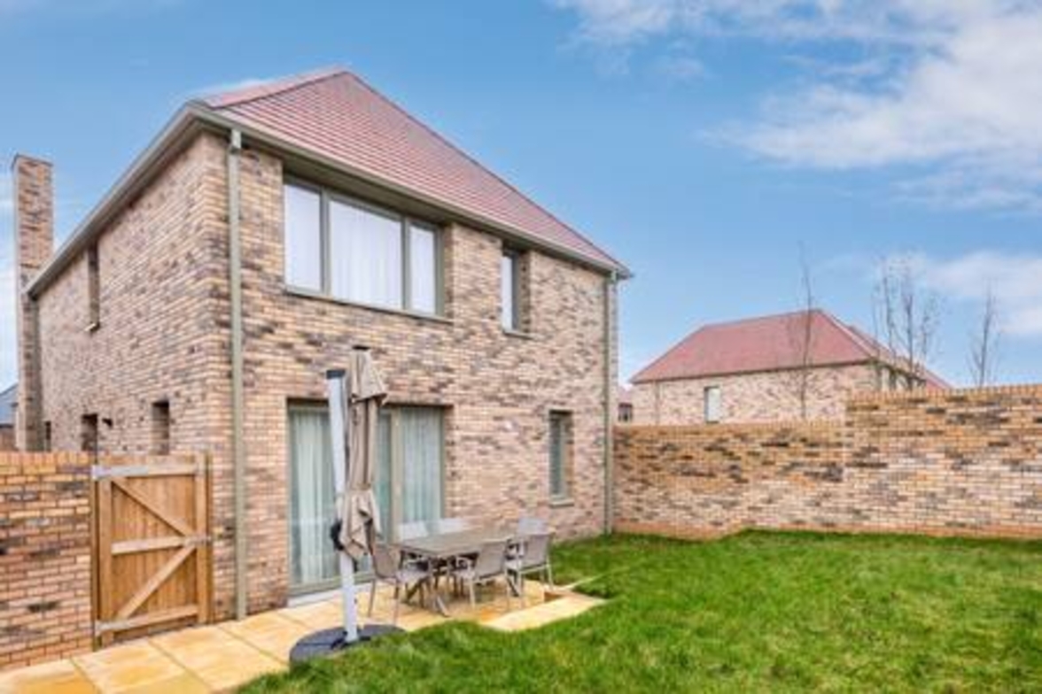 Tranquil 4-Bed Oasis Modern & Chic in 16 Jewell Street OX3 9GZ - Property image 14 - VivreStays