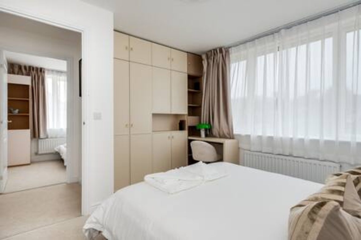 Tranquil 4-Bed Oasis Modern & Chic in 16 Jewell Street OX3 9GZ - Property image 15 - VivreStays