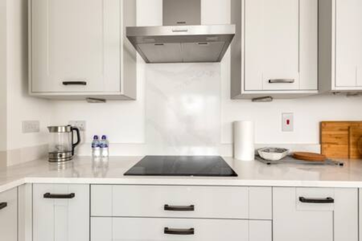 Tranquil 4-Bed Oasis Modern & Chic in 16 Jewell Street OX3 9GZ - Property image 18 - VivreStays