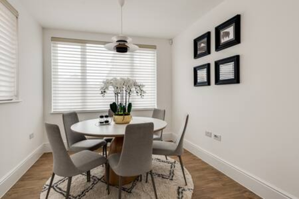 Tranquil 4-Bed Oasis Modern & Chic in 16 Jewell Street OX3 9GZ - Property image 21 - VivreStays