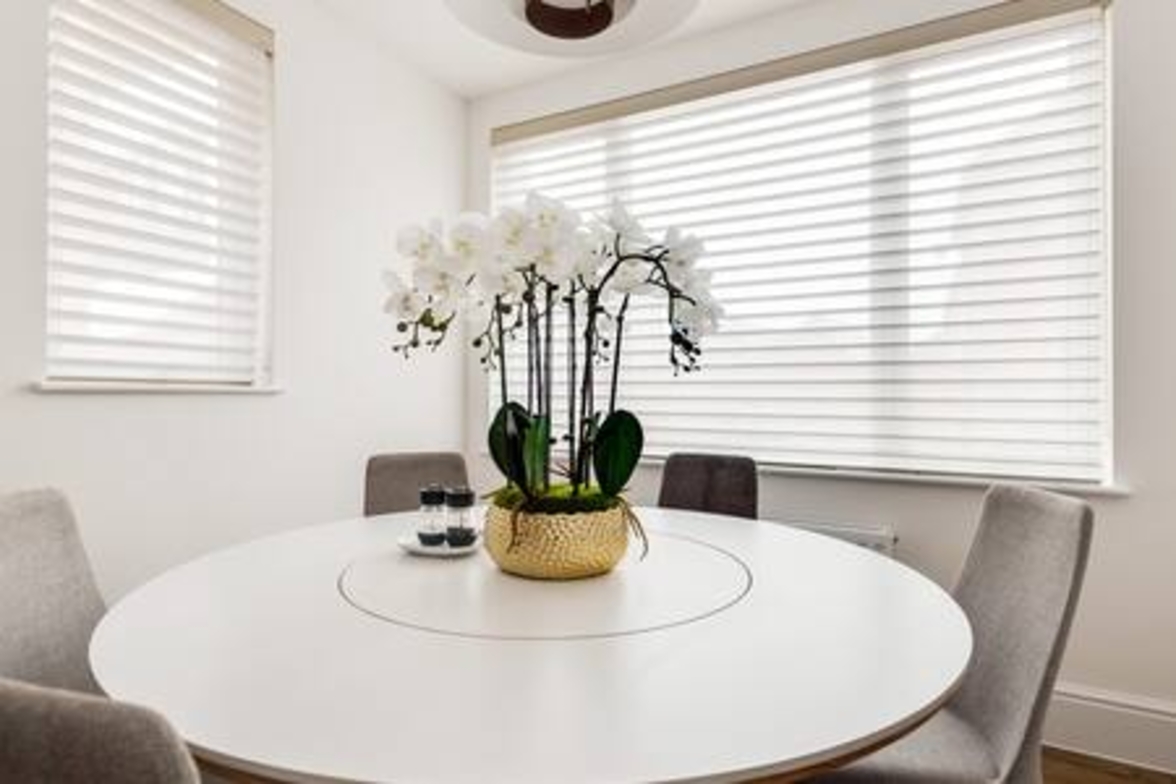 Tranquil 4-Bed Oasis Modern & Chic in 16 Jewell Street OX3 9GZ - Property image 23 - VivreStays