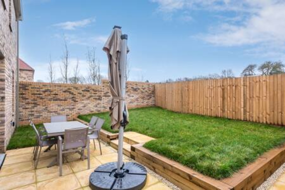 Tranquil 4-Bed Oasis Modern & Chic in 16 Jewell Street OX3 9GZ - Property image 31 - VivreStays