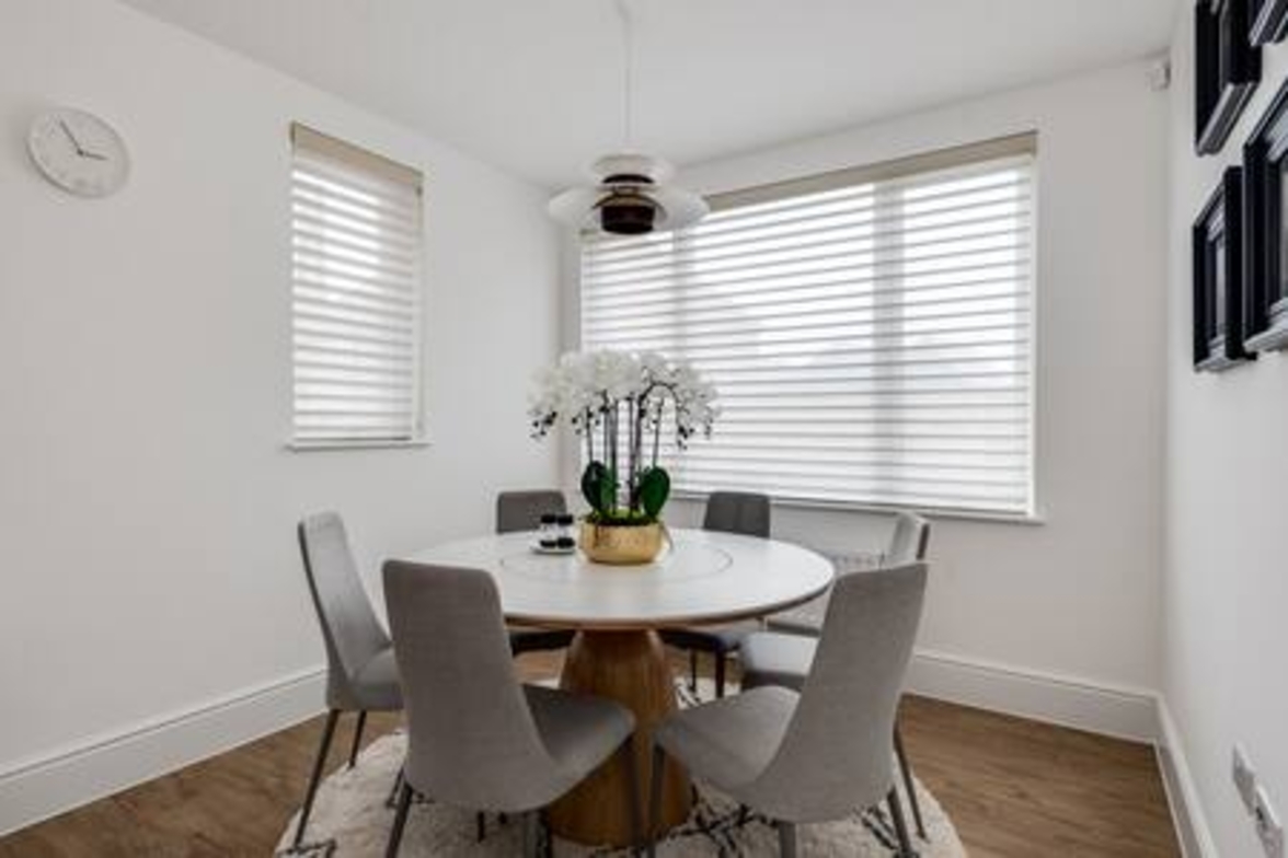 Tranquil 4-Bed Oasis Modern & Chic in 16 Jewell Street OX3 9GZ - Property image 34 - VivreStays