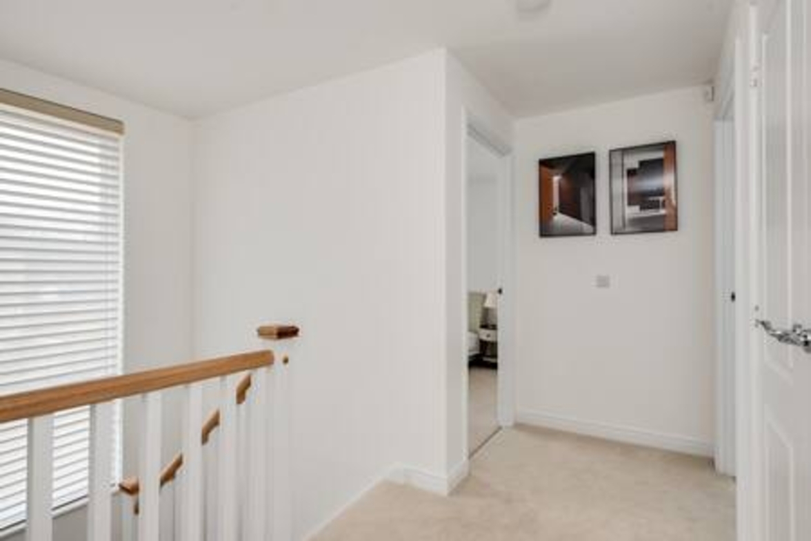 Tranquil 4-Bed Oasis Modern & Chic in 16 Jewell Street OX3 9GZ - Property image 35 - VivreStays